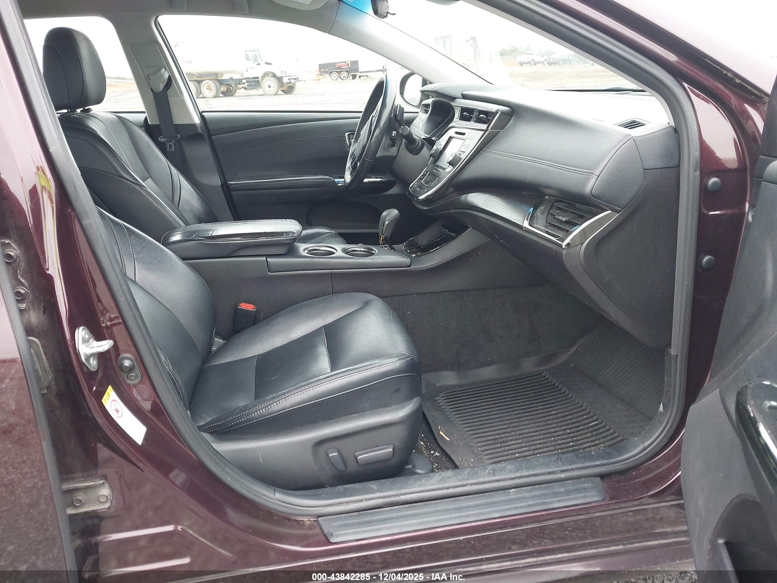 TOYOTA AVALON image 5
