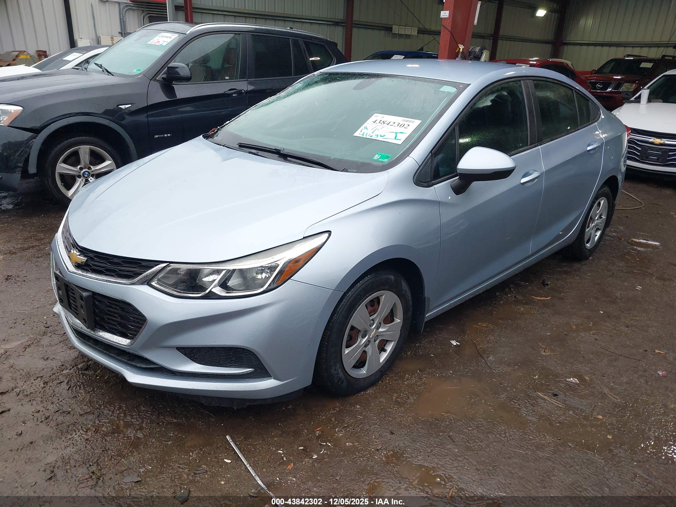 CHEVROLET CRUZE image 2
