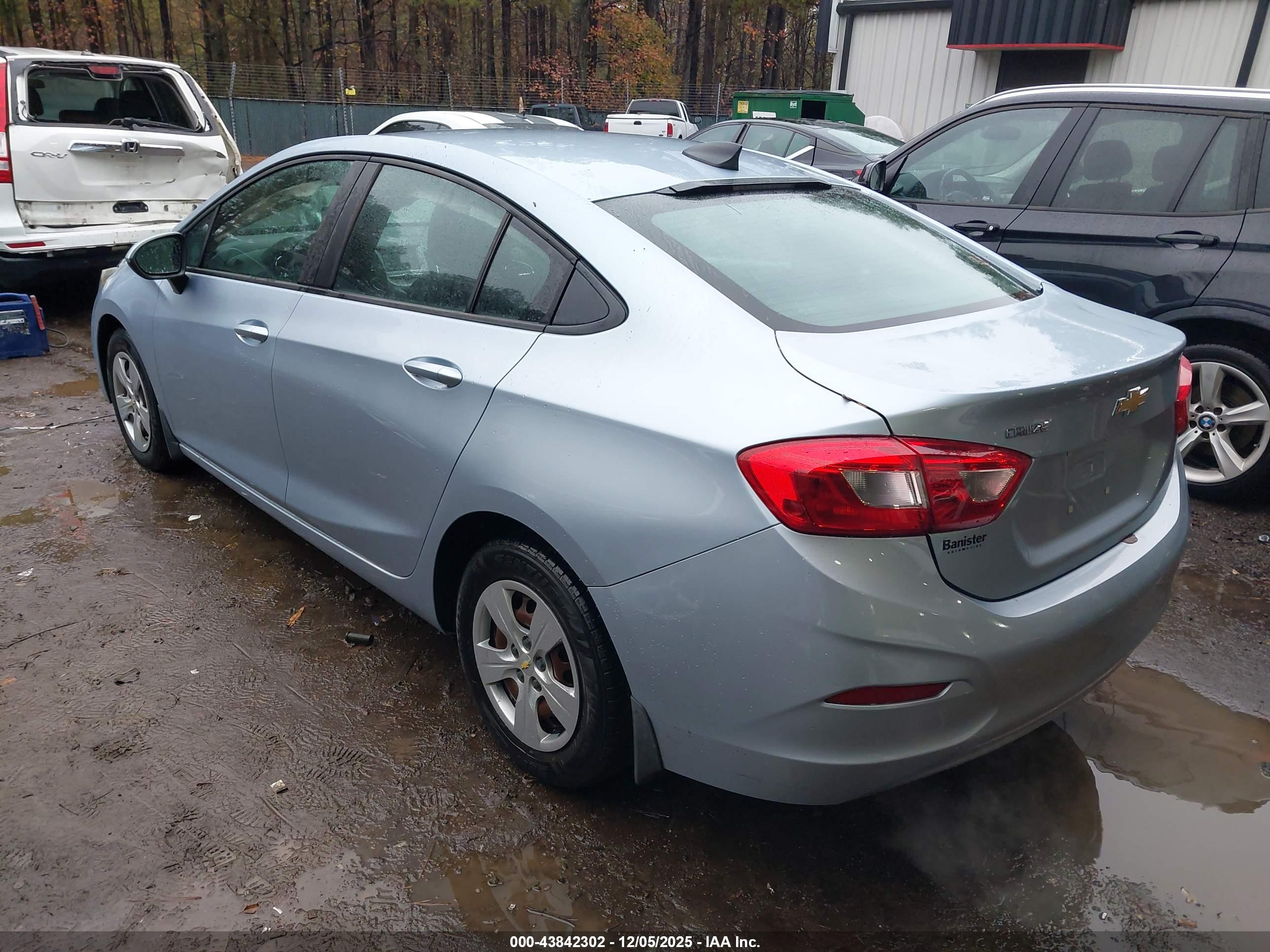 CHEVROLET CRUZE image 3