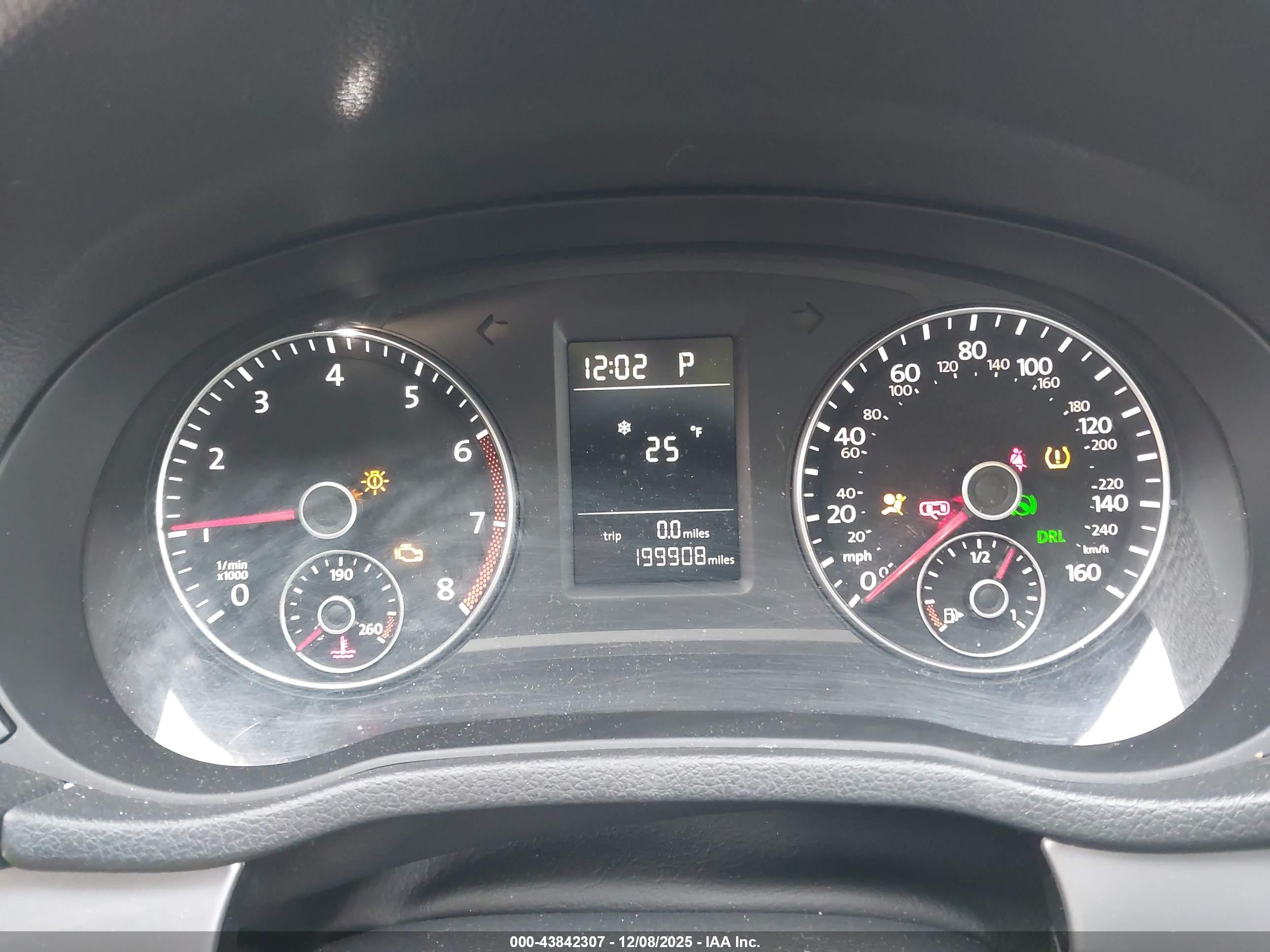 VOLKSWAGEN PASSAT image 7