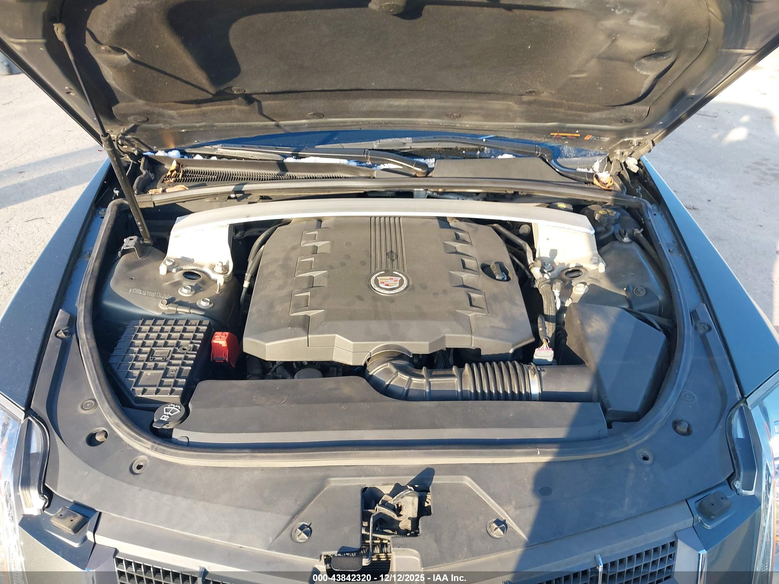 CADILLAC CTS image 10