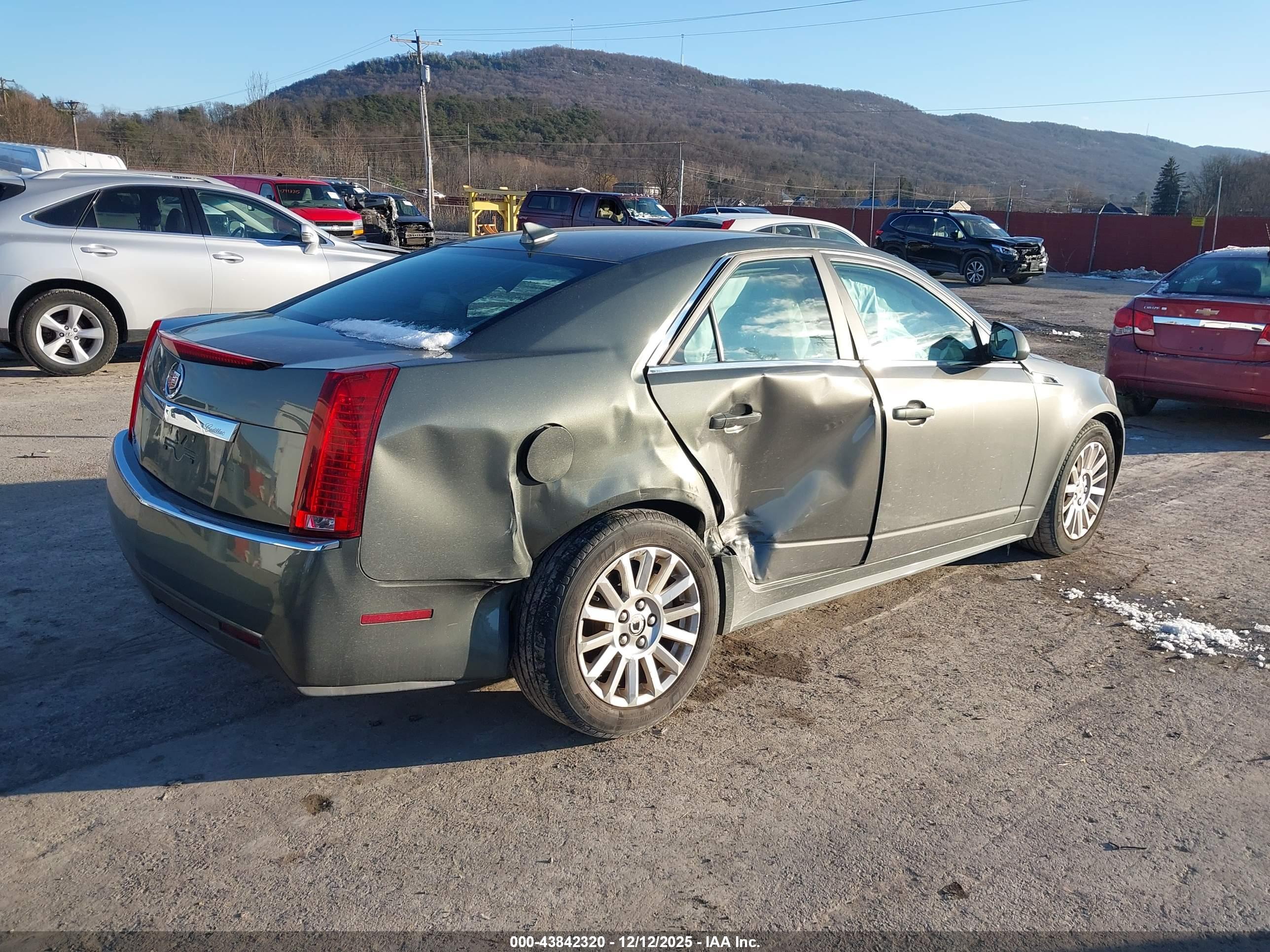 CADILLAC CTS image 4