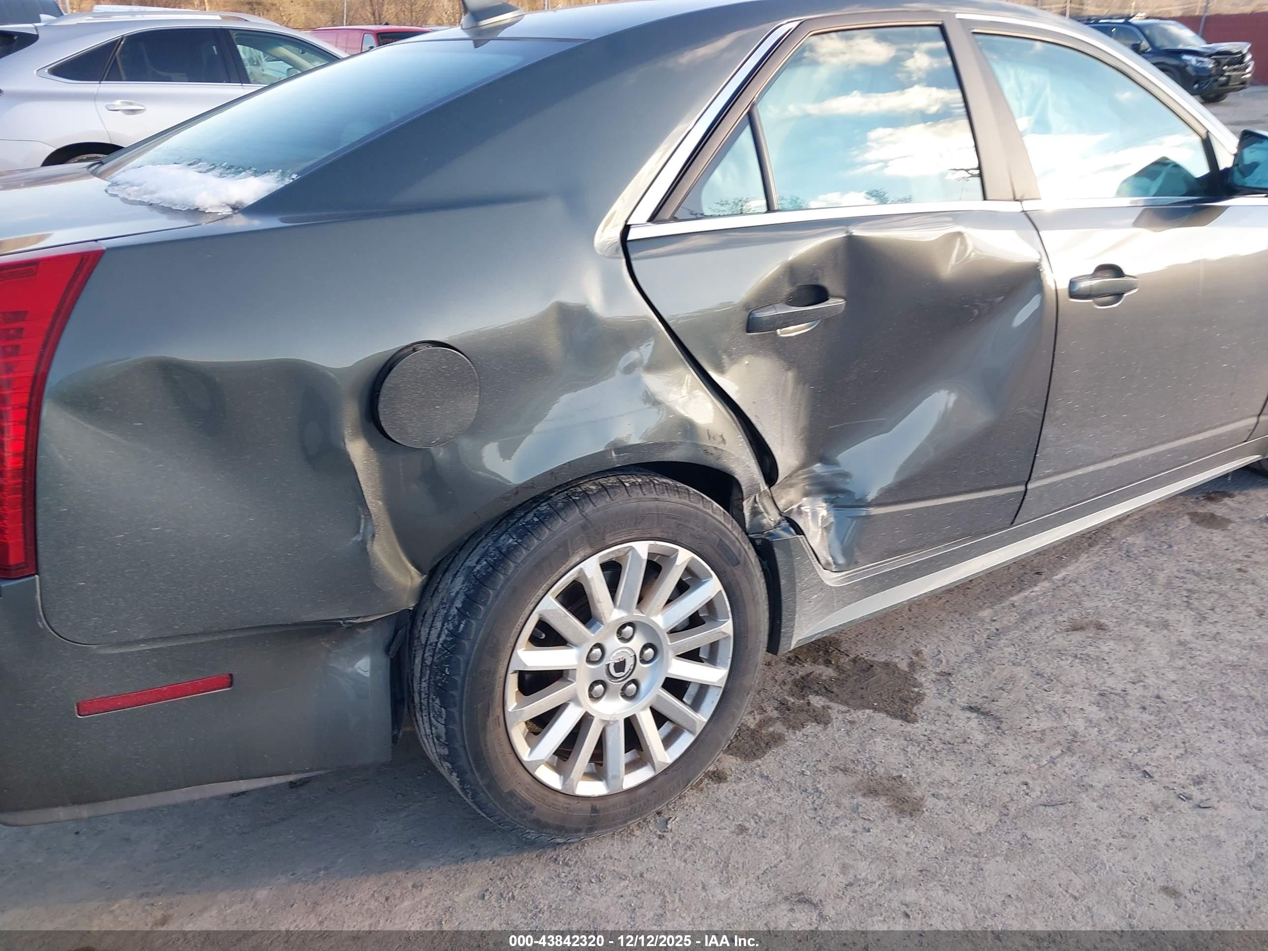 CADILLAC CTS image 6