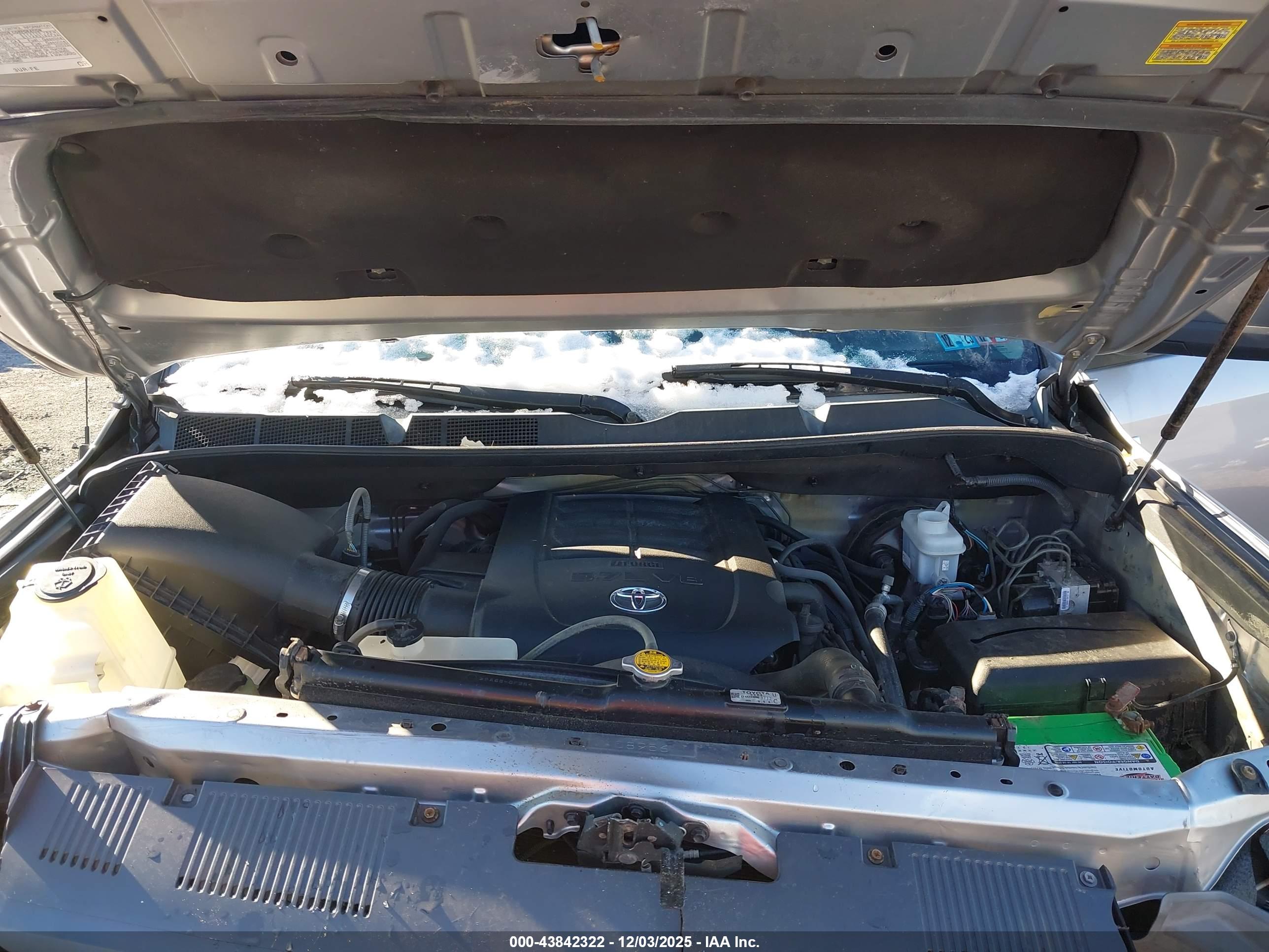 TOYOTA TUNDRA image 10