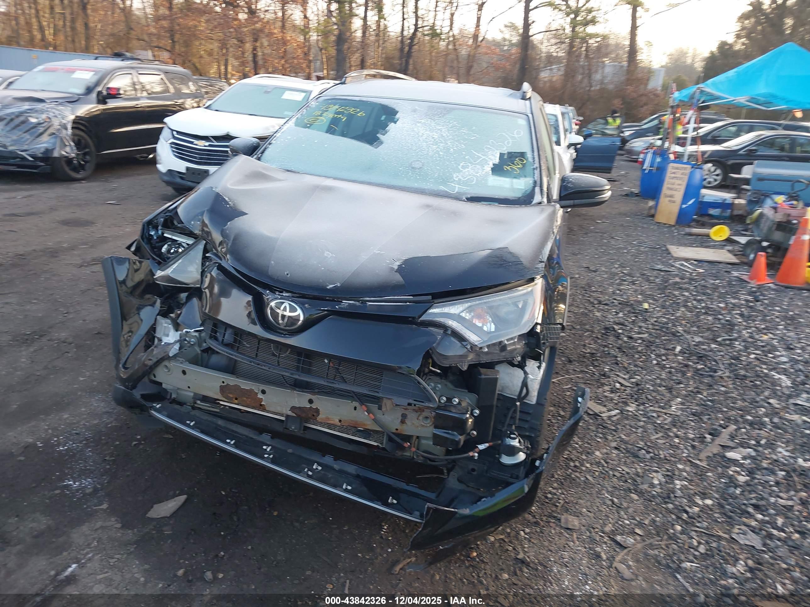 TOYOTA RAV4 image 6