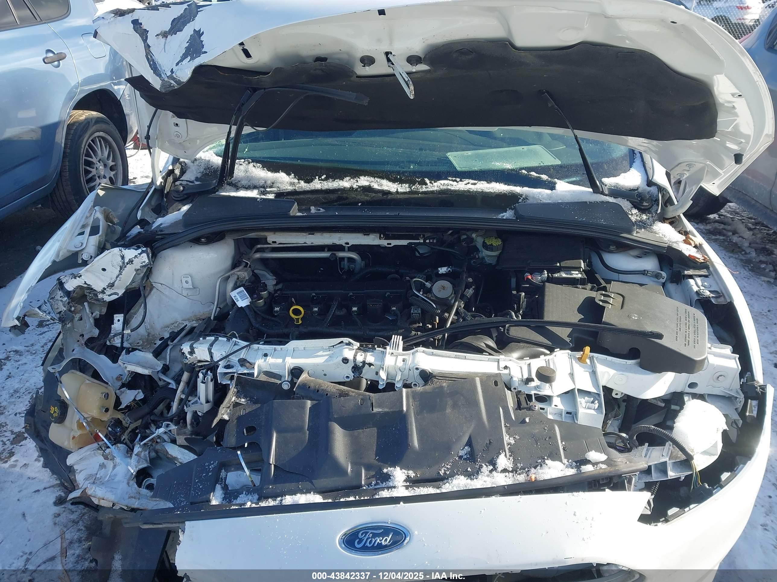 FORD FOCUS image 10
