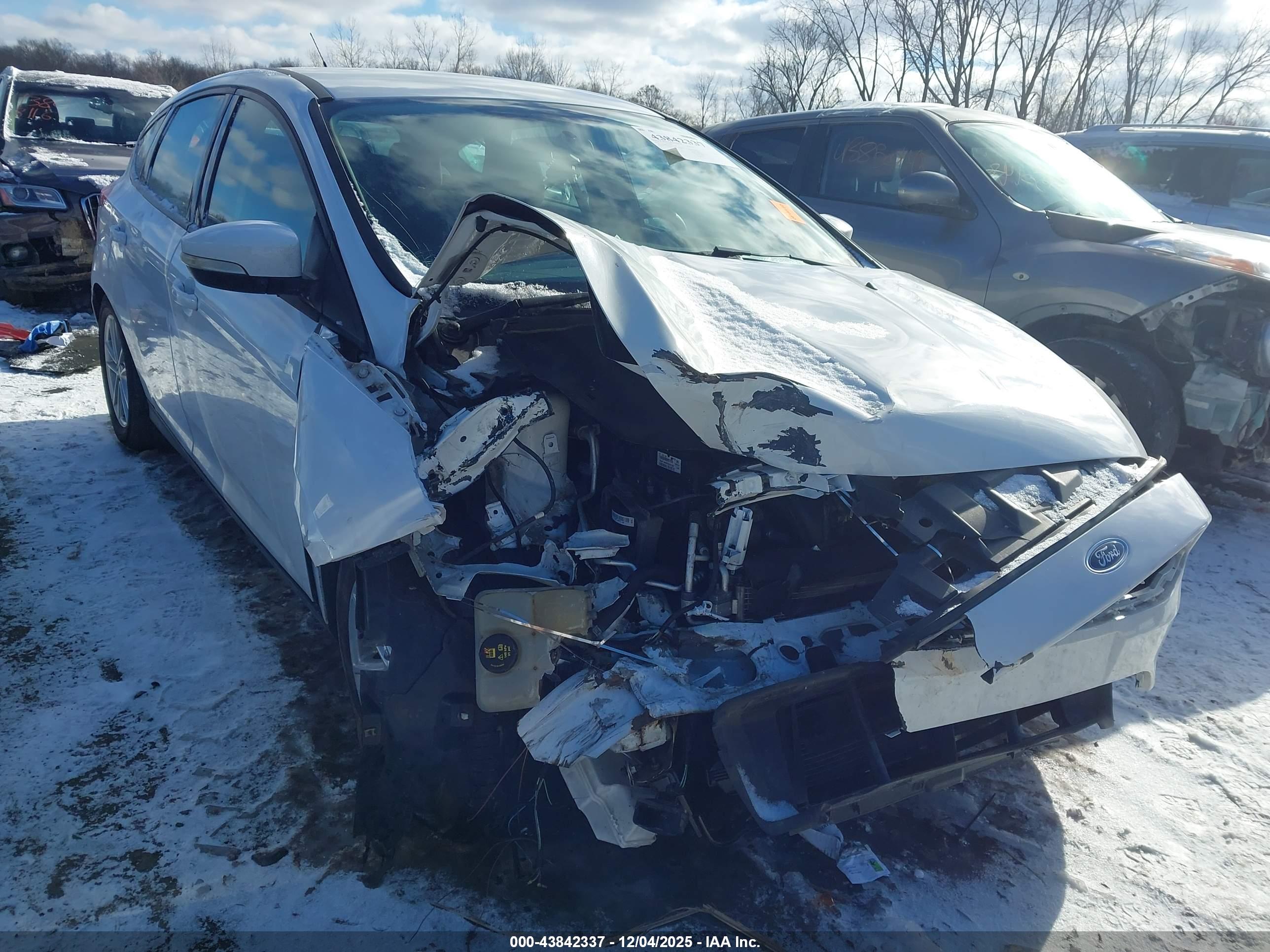 FORD FOCUS image 6