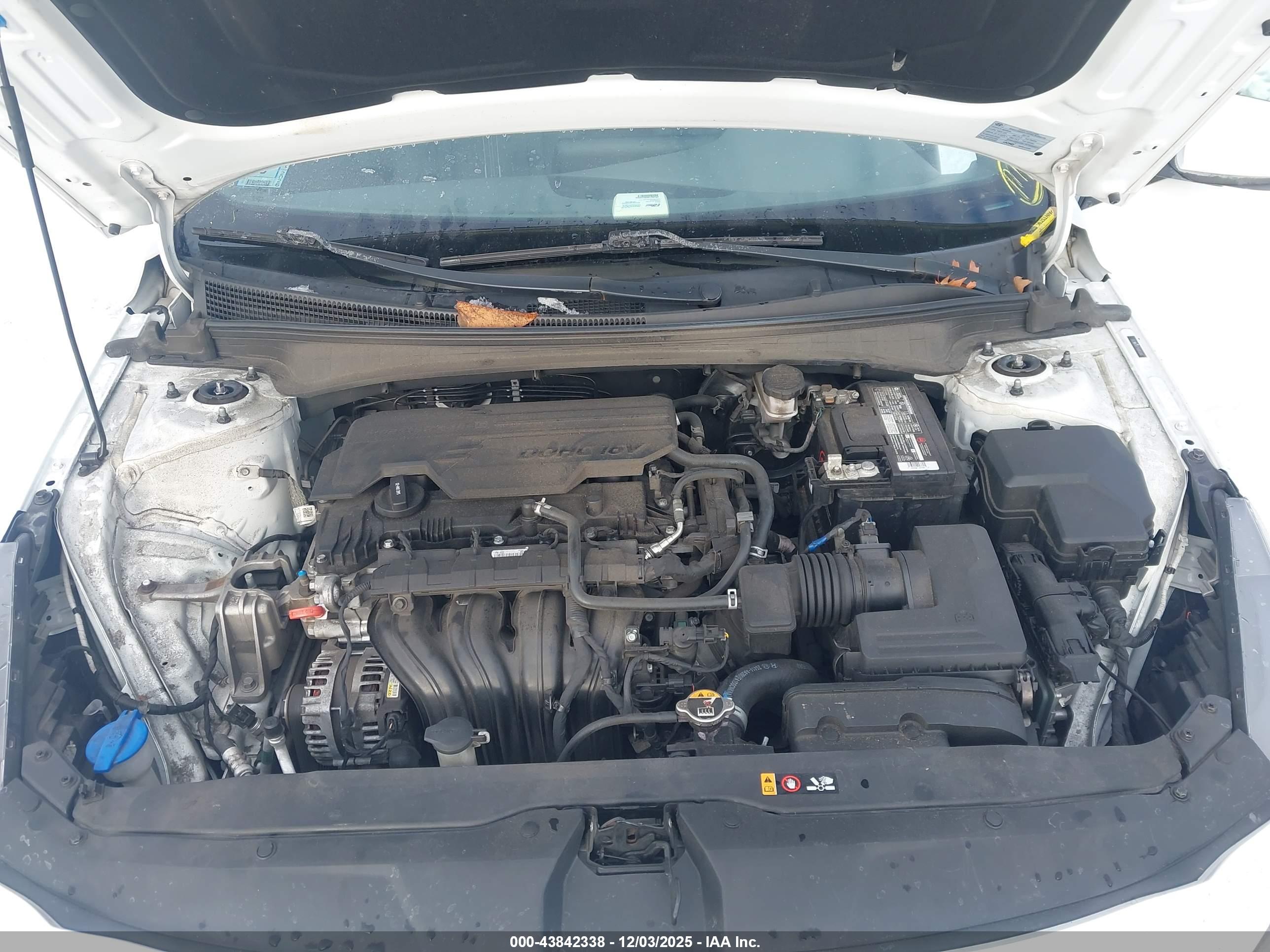 HYUNDAI ELANTRA image 10