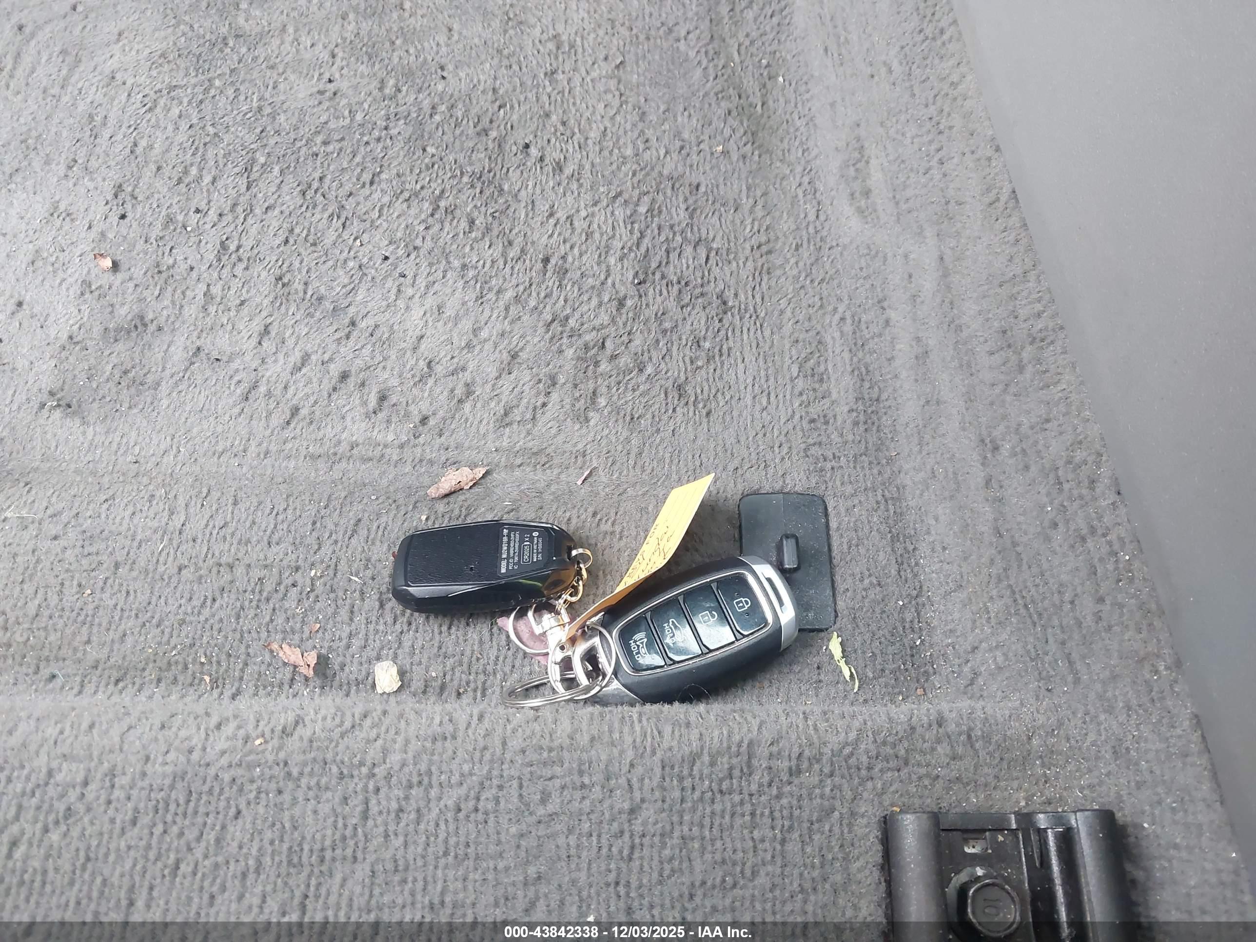 HYUNDAI ELANTRA image 11