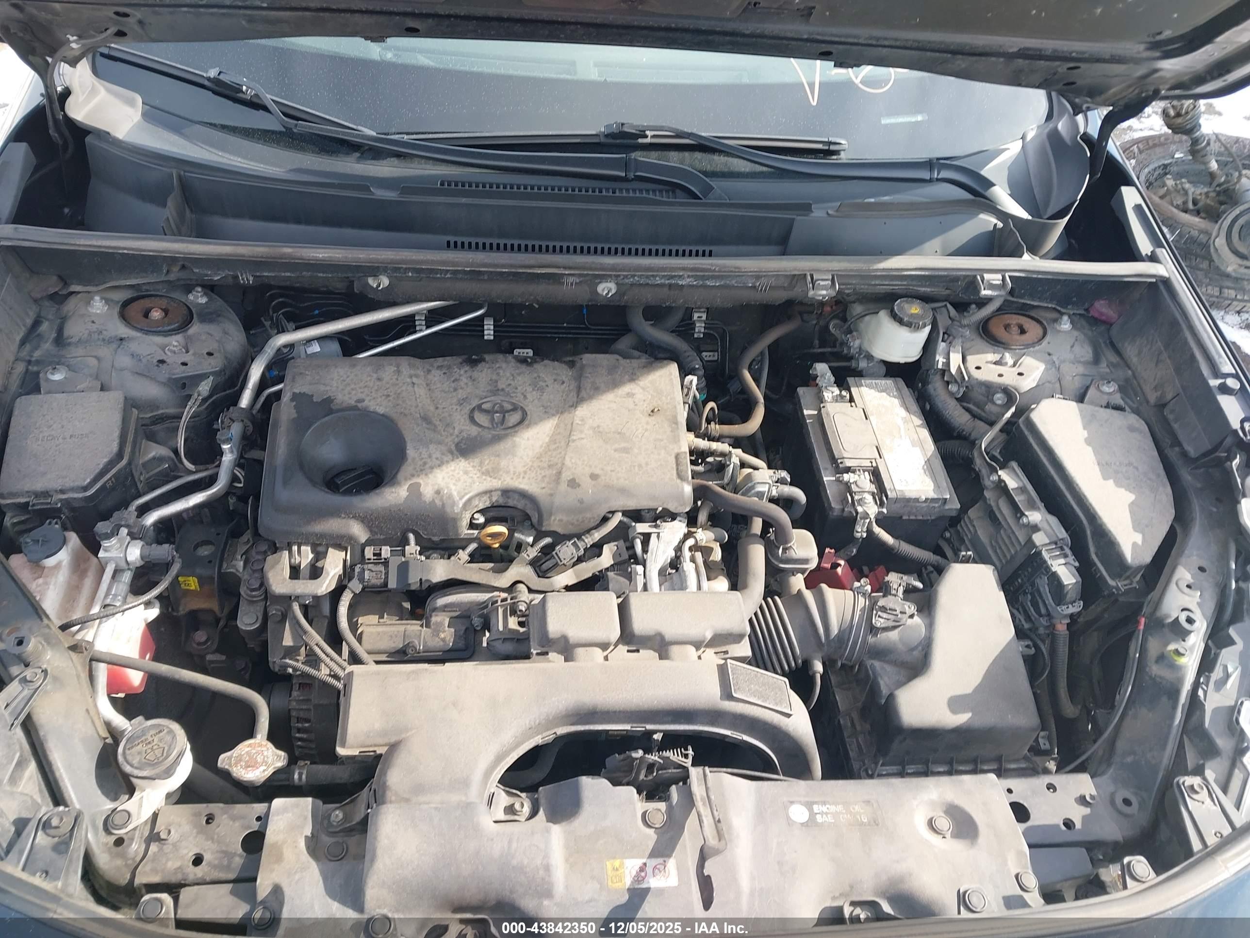 TOYOTA RAV4 image 10