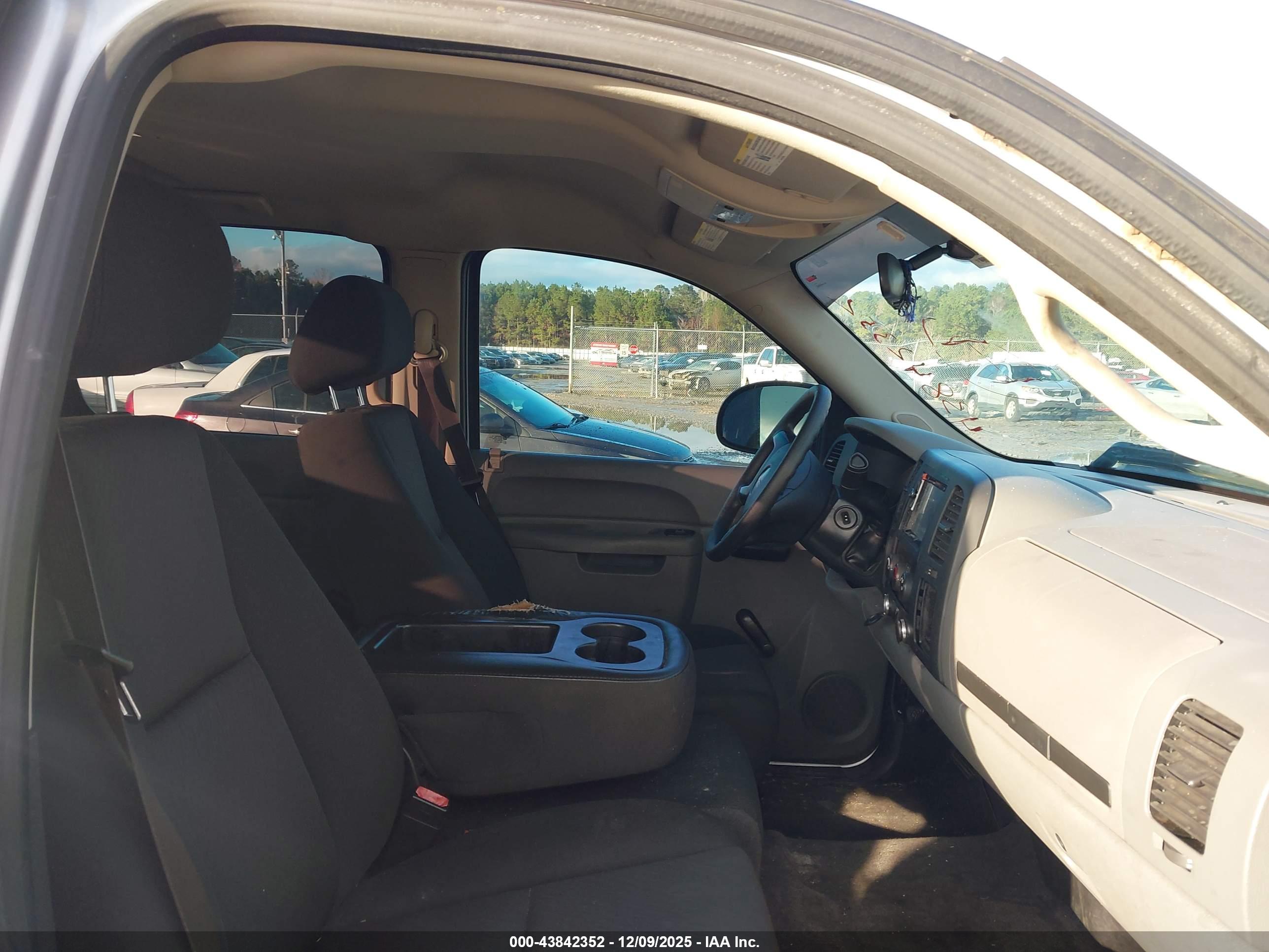 GMC SIERRA image 5