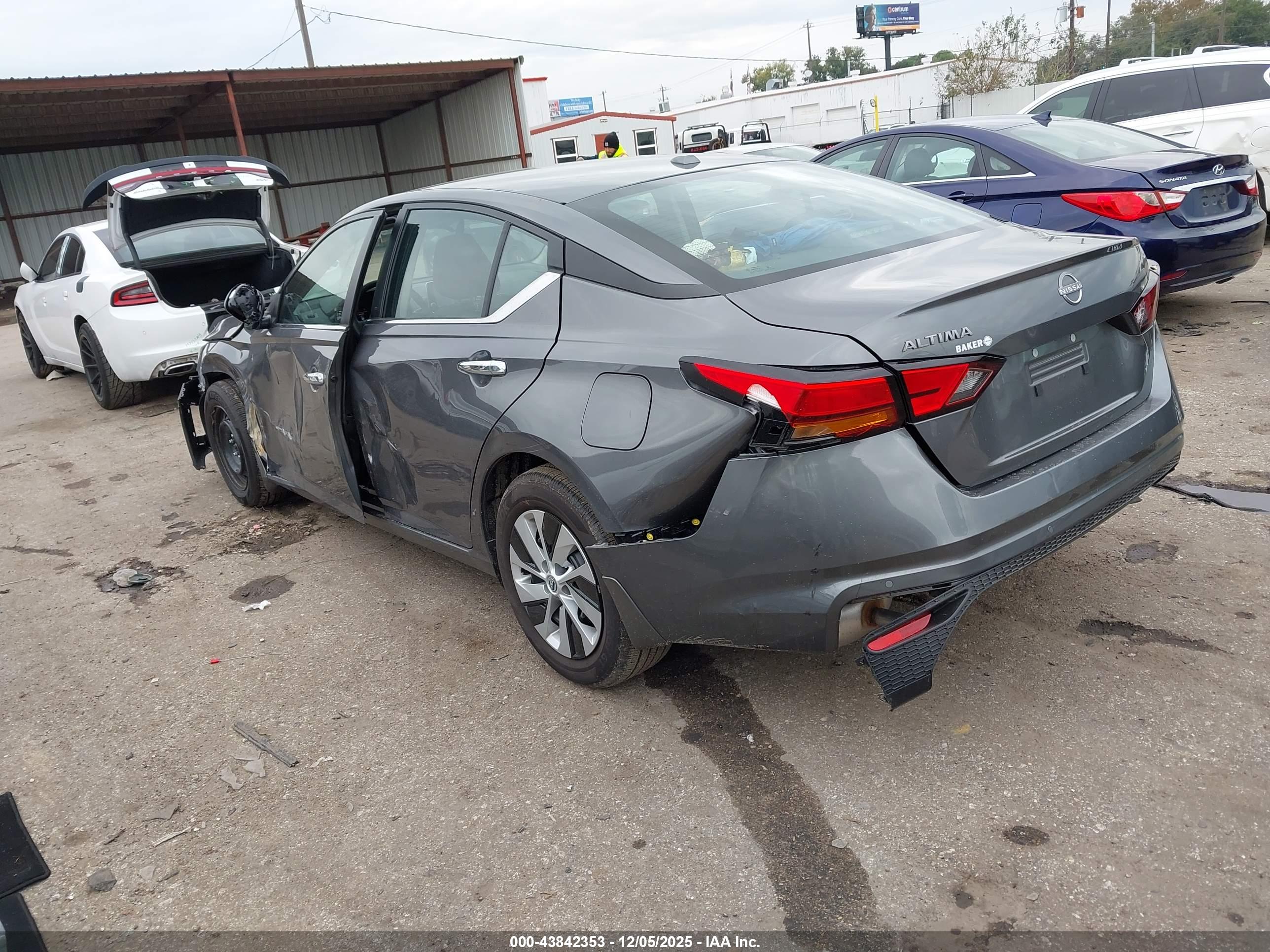 NISSAN ALTIMA image 3