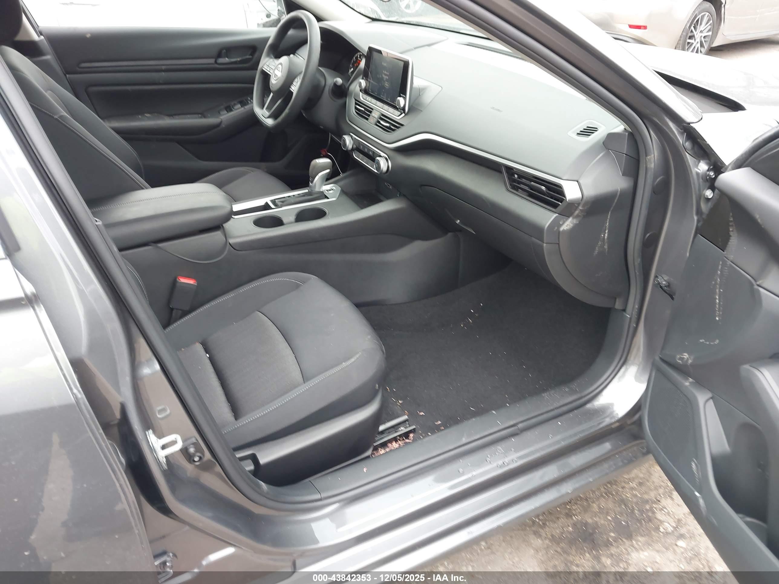 NISSAN ALTIMA image 5