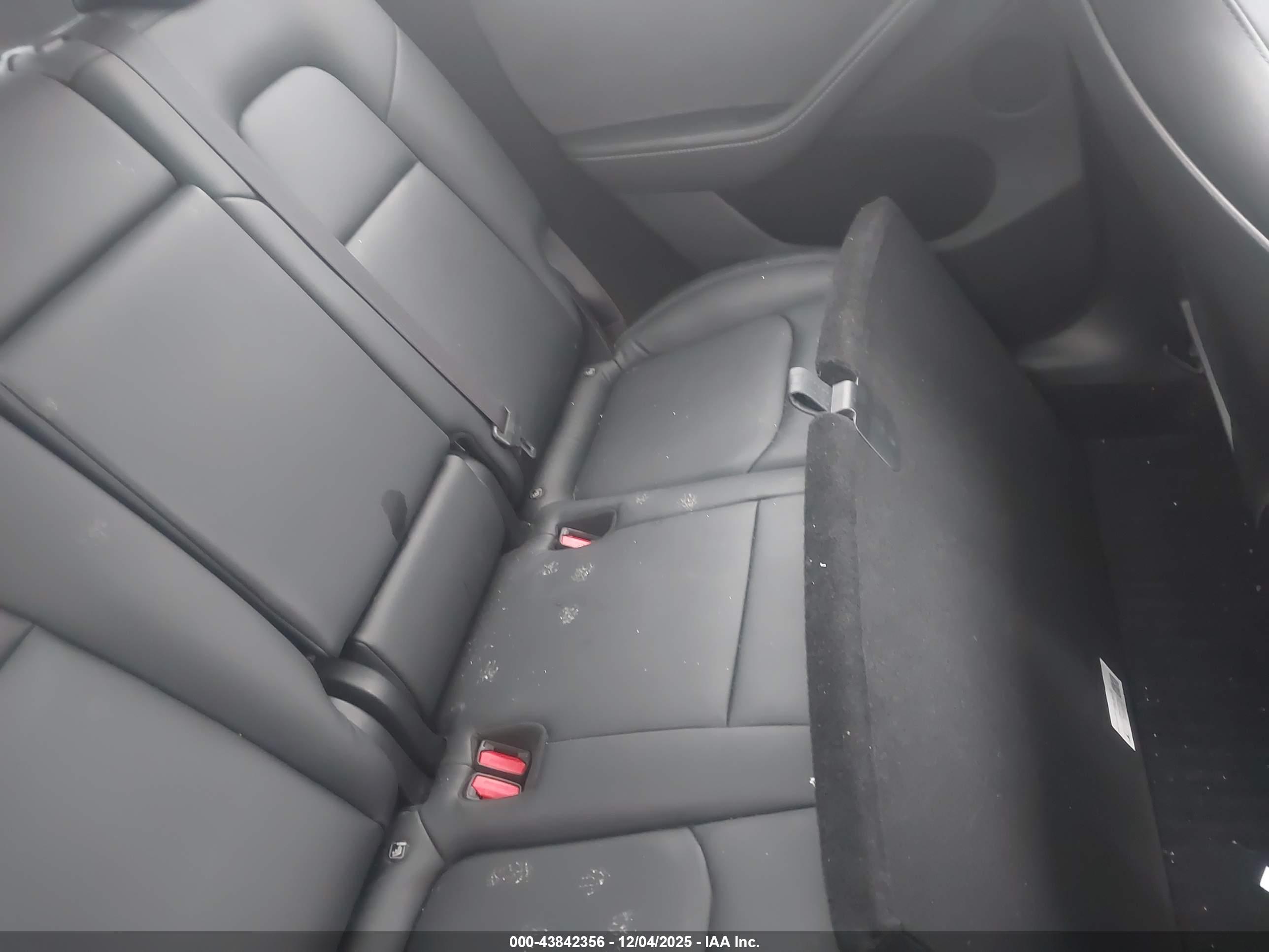TESLA MODEL image 8