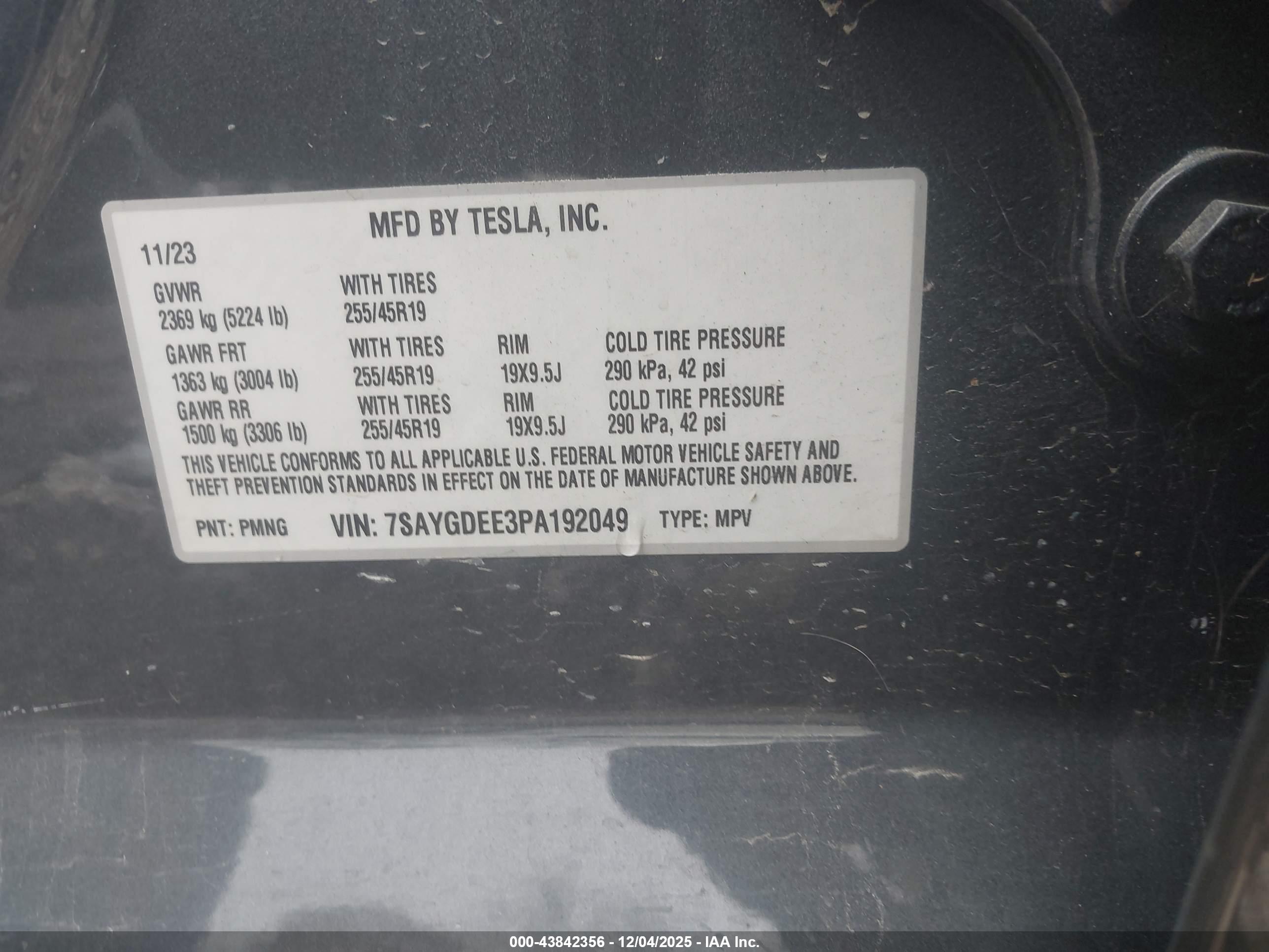 TESLA MODEL image 9
