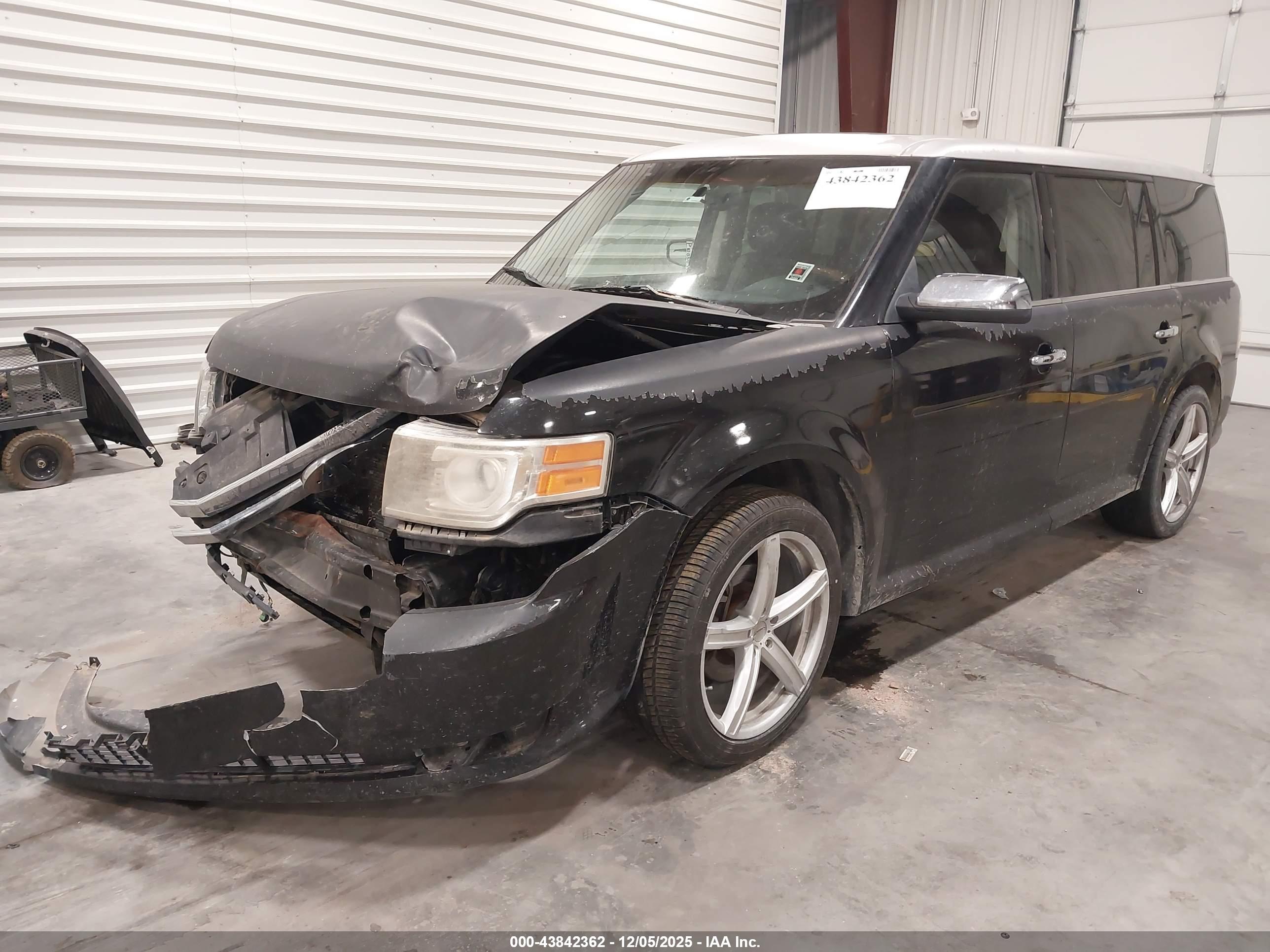FORD FLEX image 2