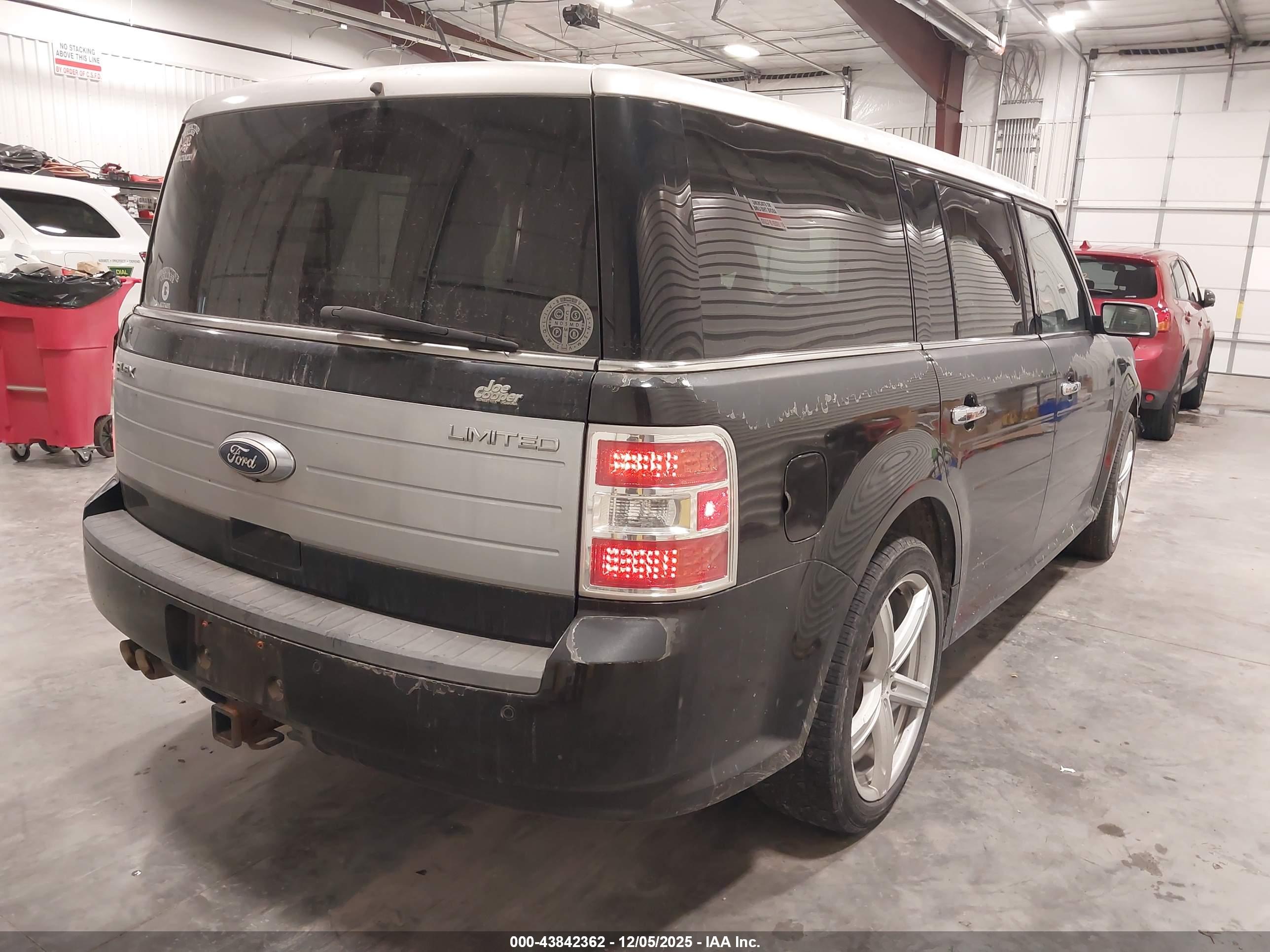 FORD FLEX image 4