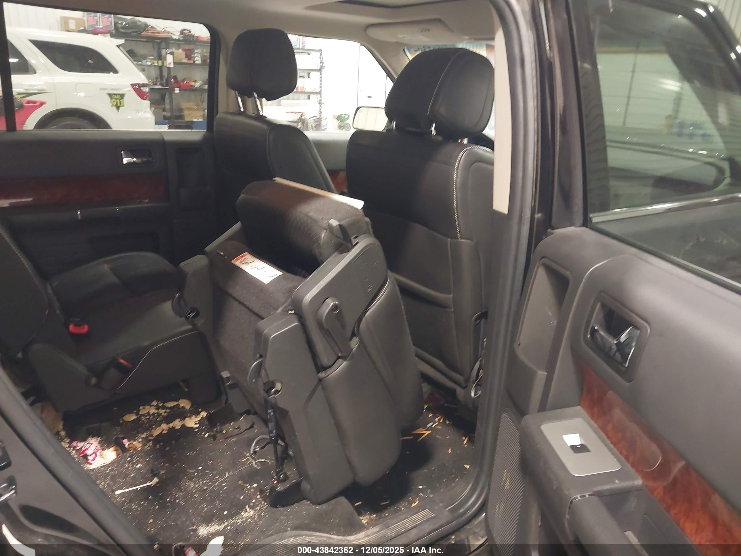 FORD FLEX image 8
