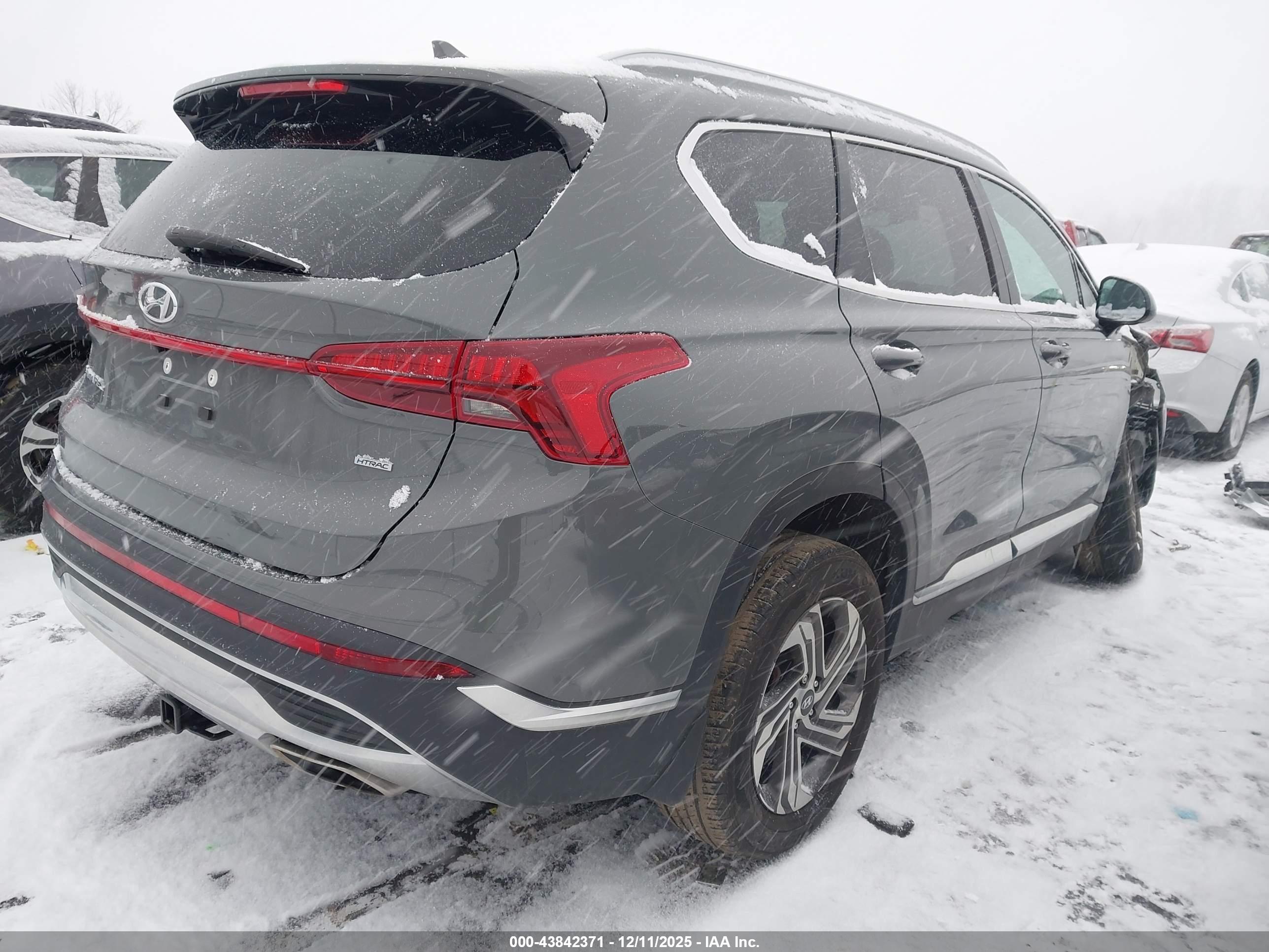 HYUNDAI SANTA image 4