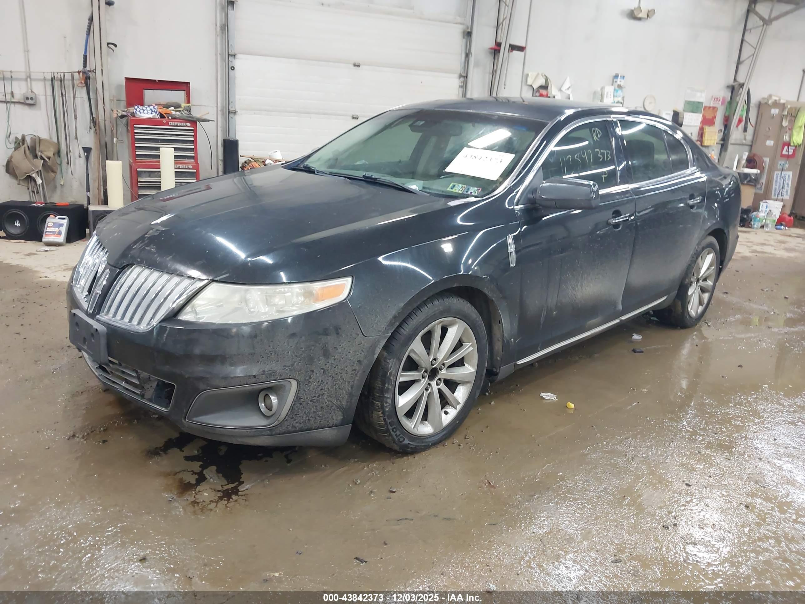 LINCOLN MKS image 2