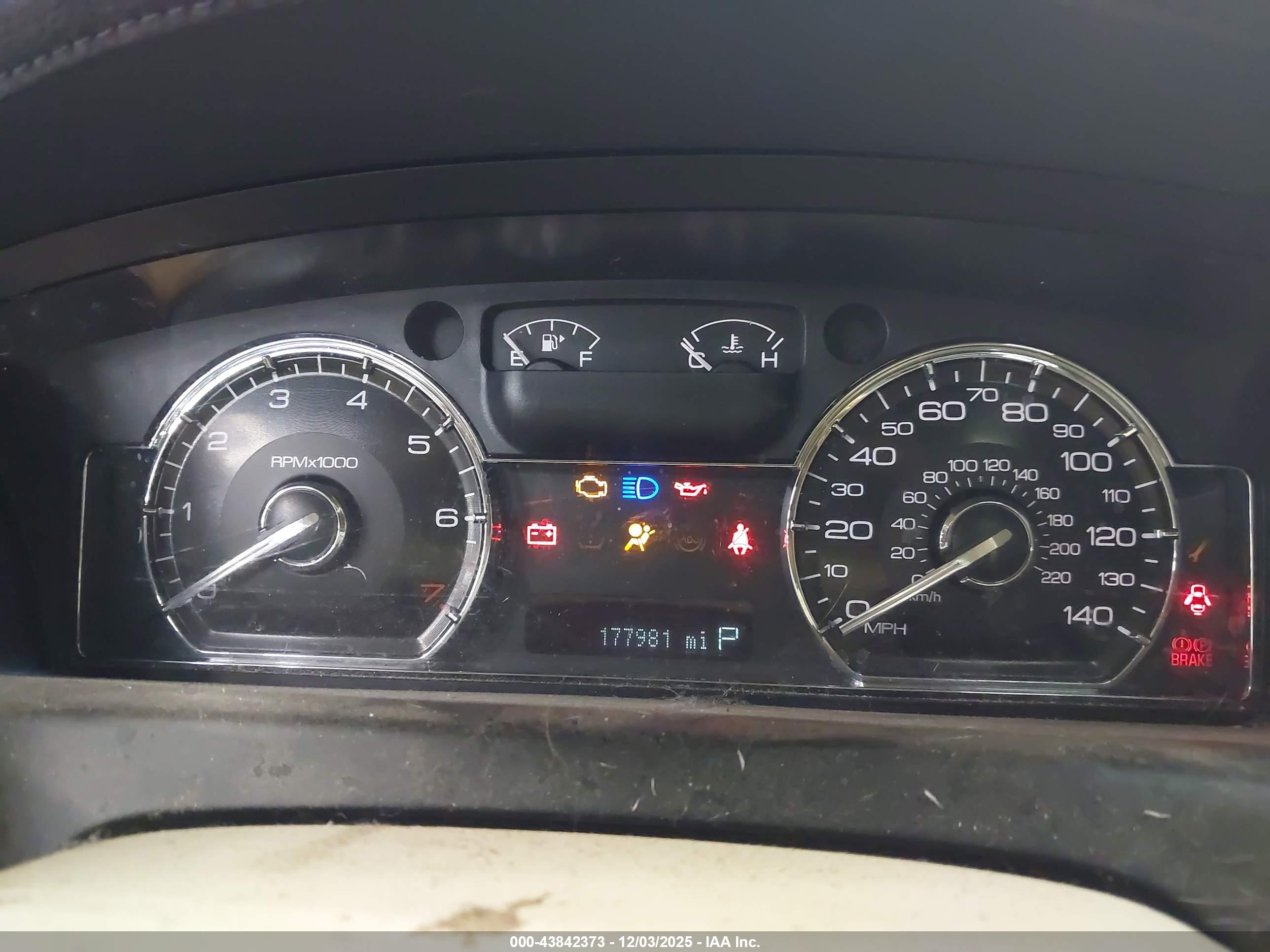LINCOLN MKS image 7