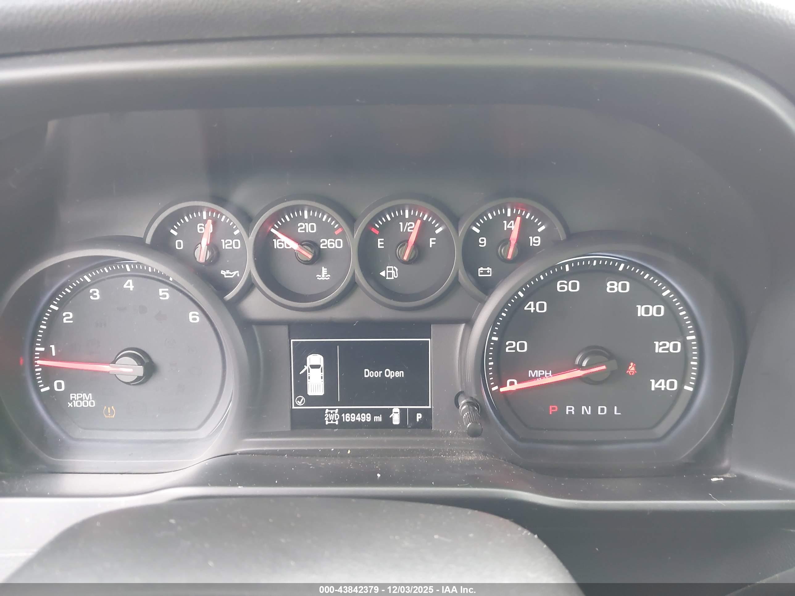 CHEVROLET SILVERADO image 7