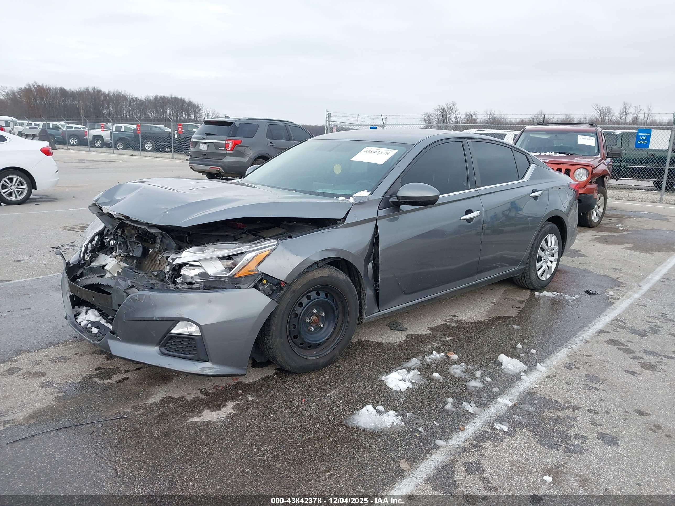 NISSAN ALTIMA image 2