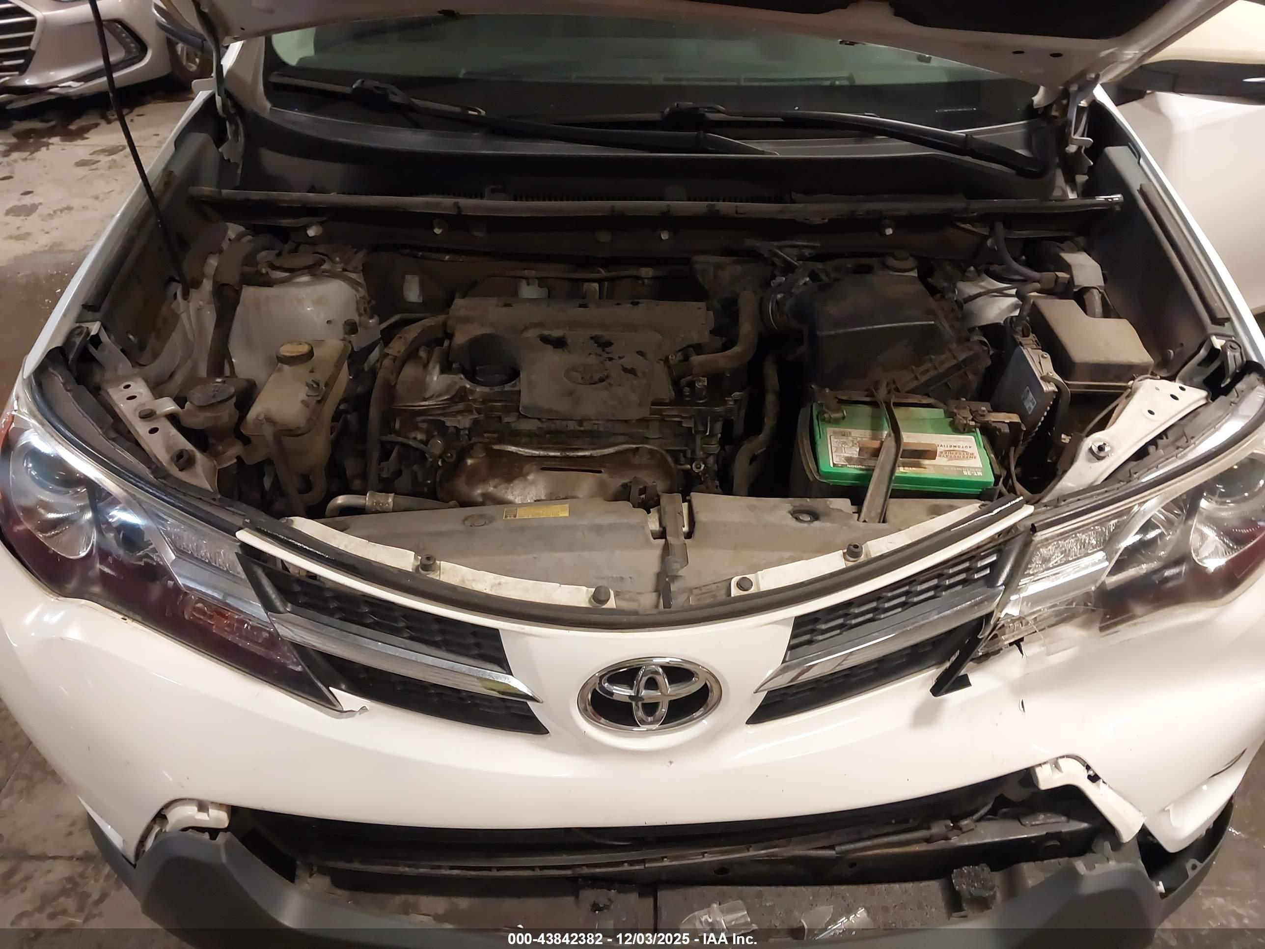 TOYOTA RAV4 image 10