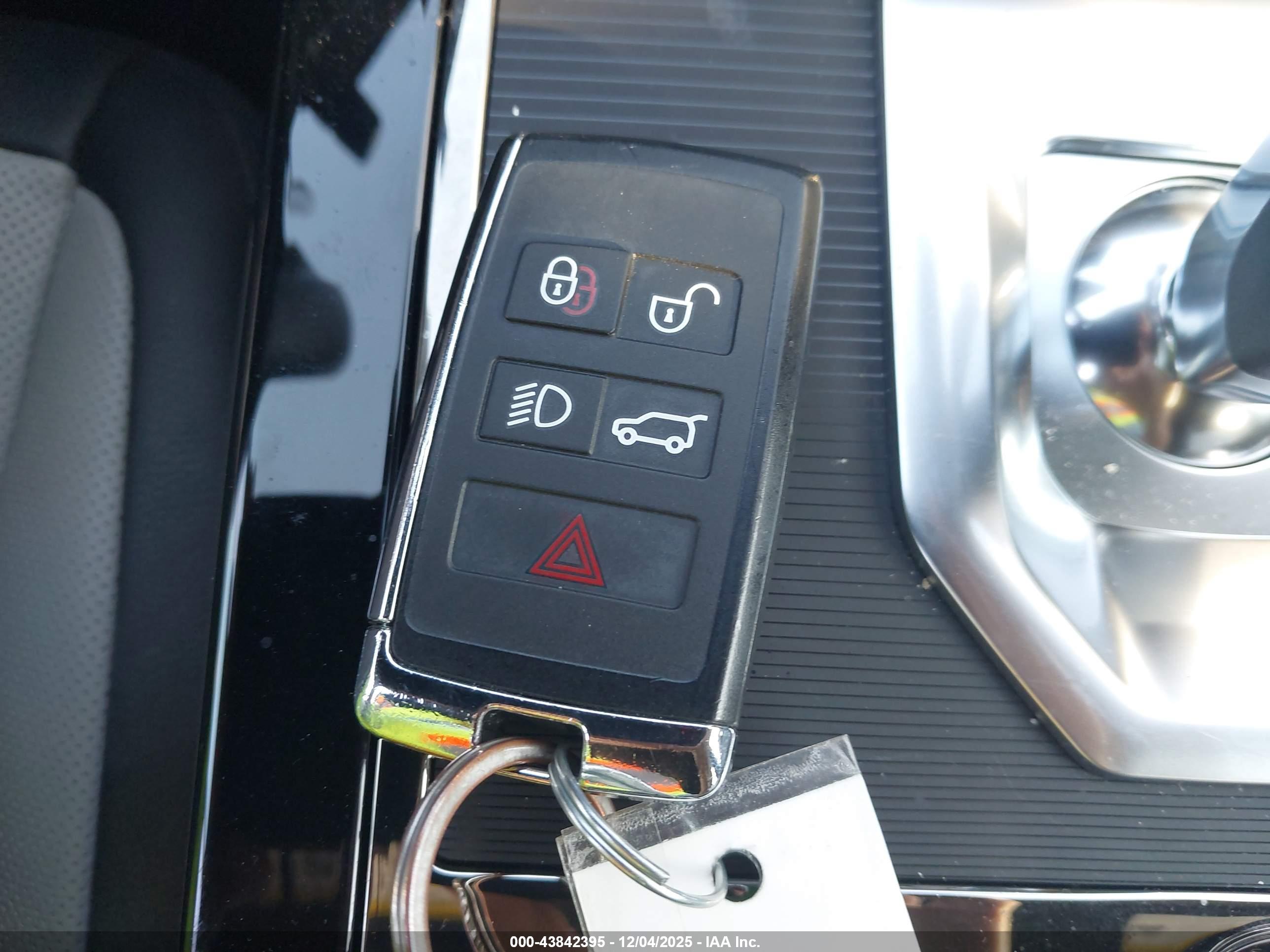 LAND ROVER image 11