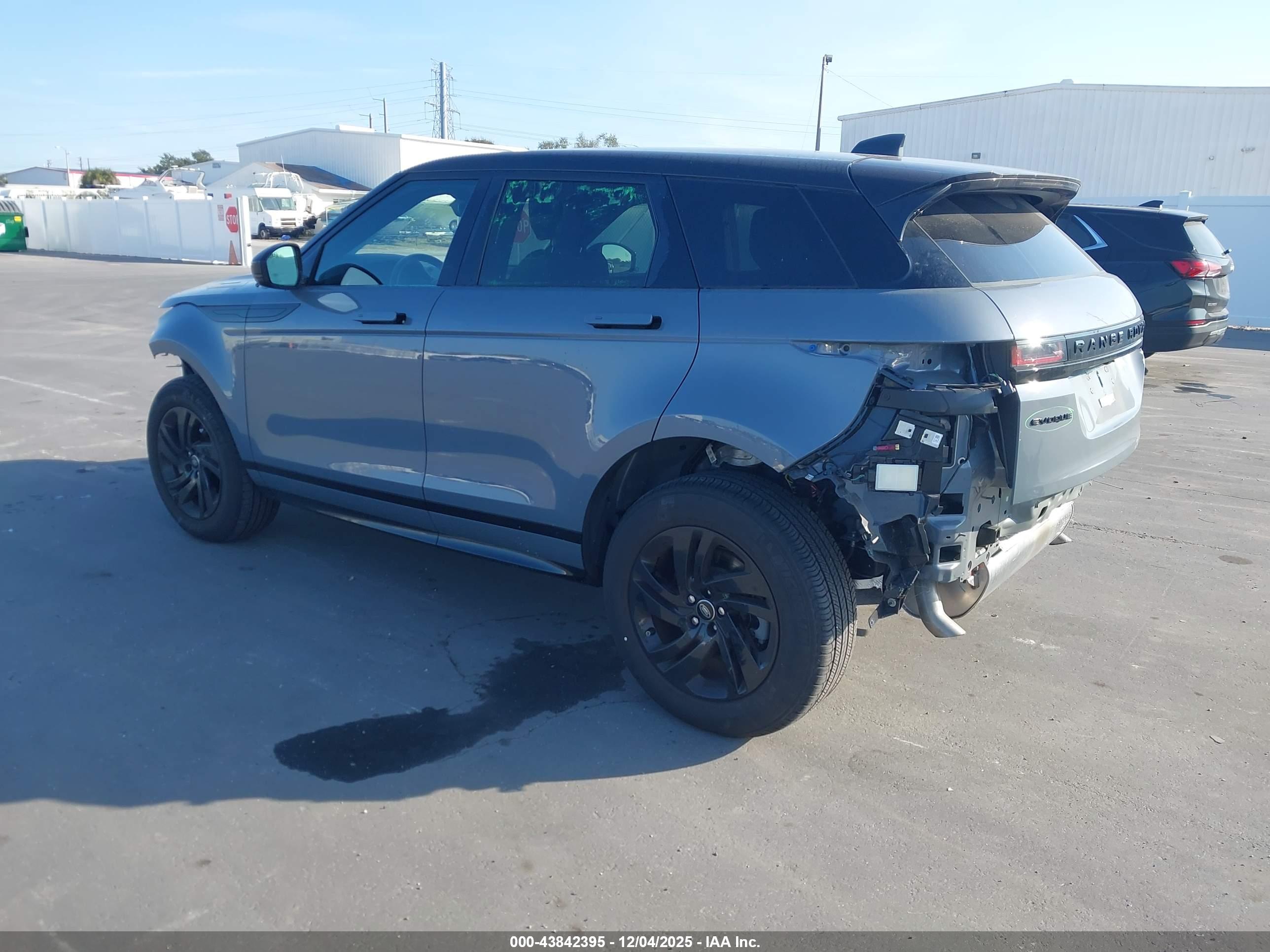 LAND ROVER image 3
