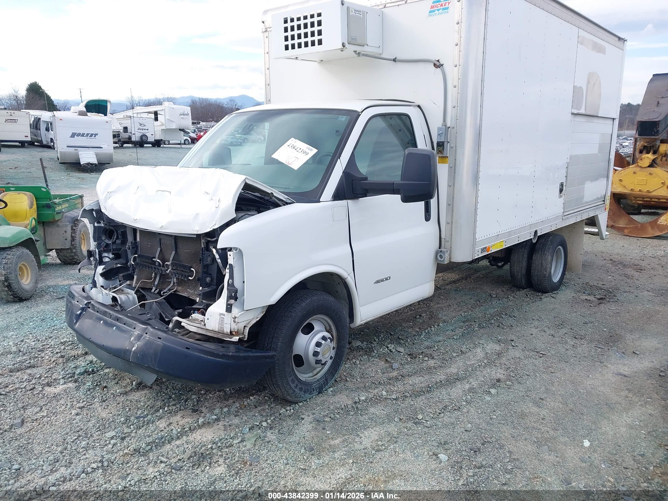 CHEVROLET EXPRESS image 2