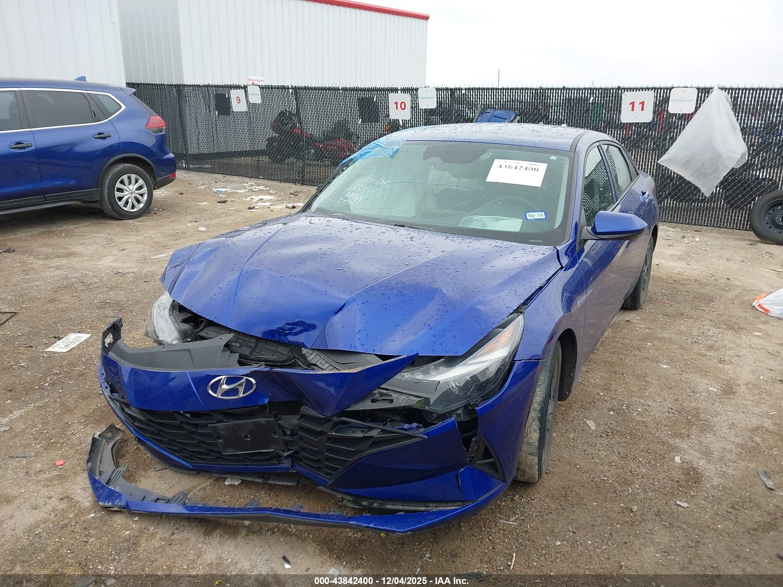 HYUNDAI ELANTRA image 2