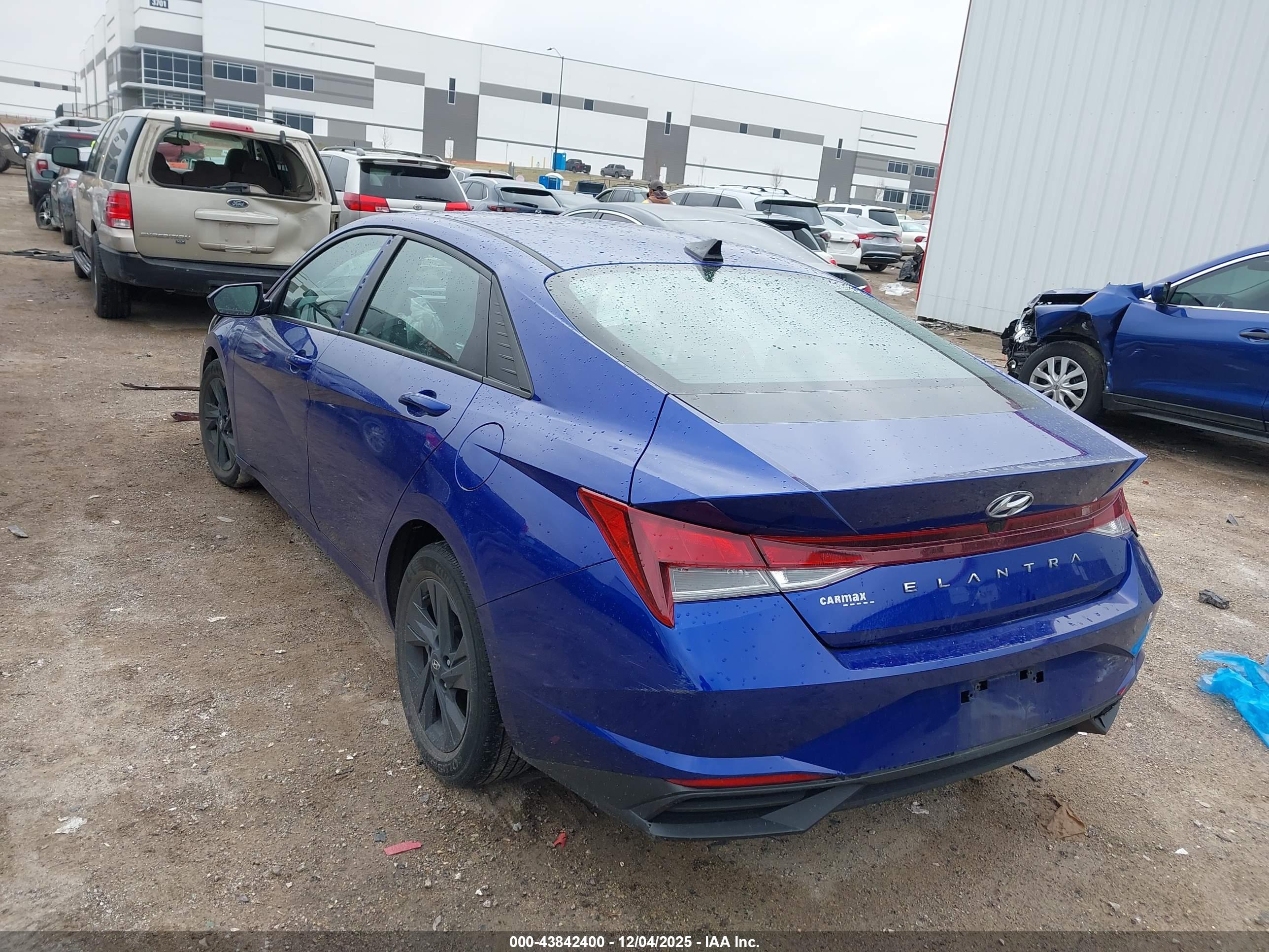 HYUNDAI ELANTRA image 3