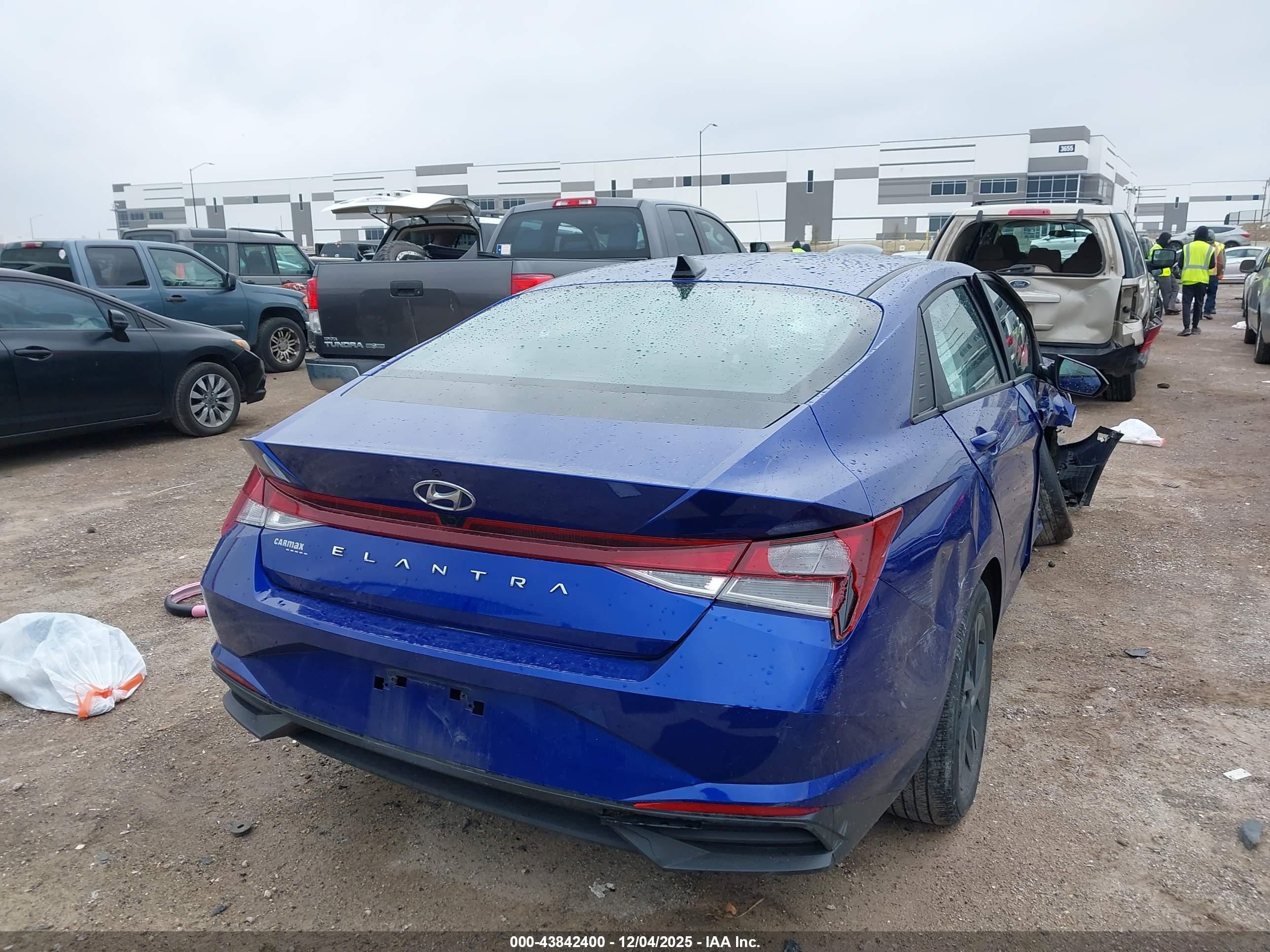 HYUNDAI ELANTRA image 4