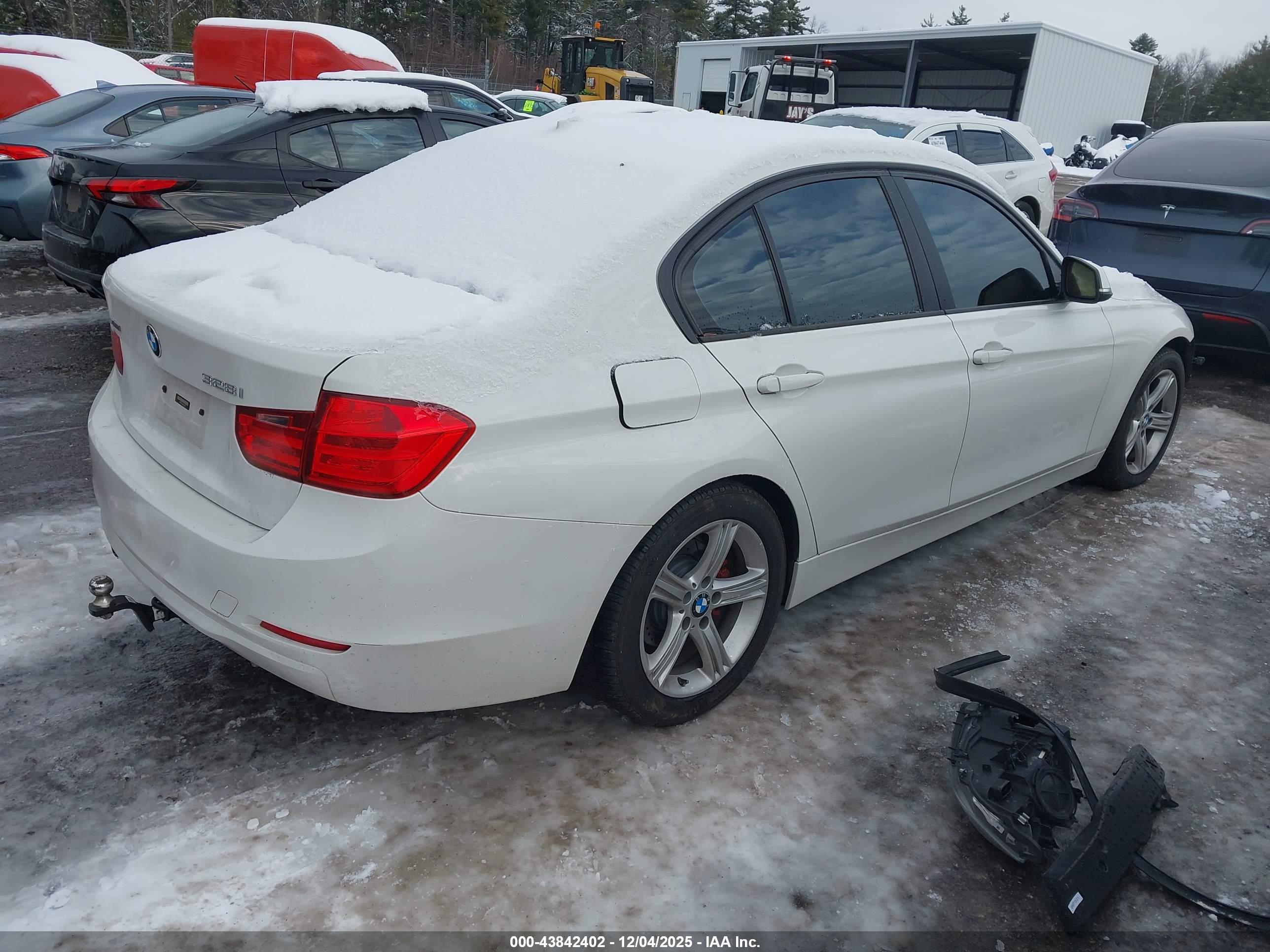 BMW 328I image 4