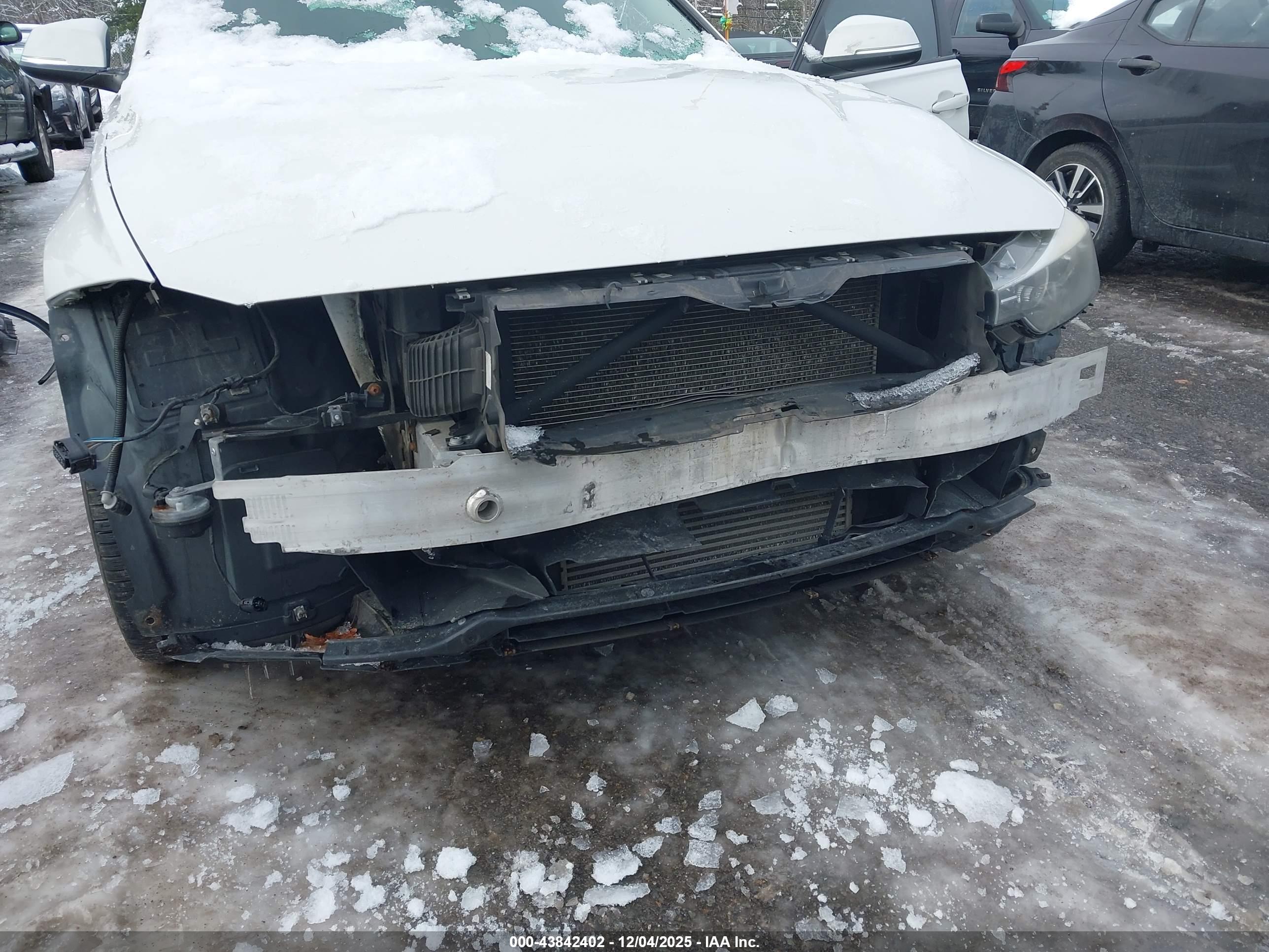 BMW 328I image 6