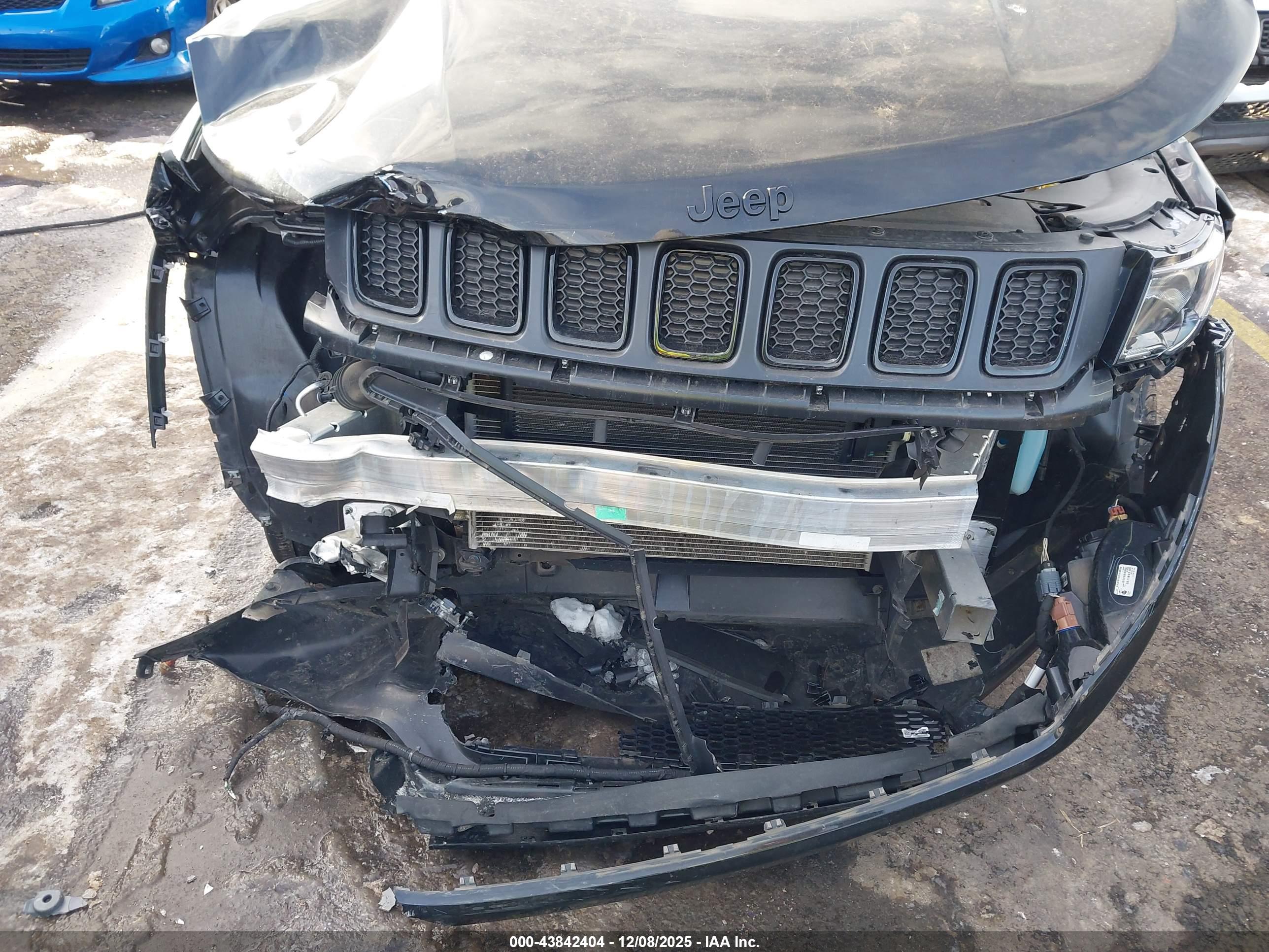 JEEP COMPASS image 6