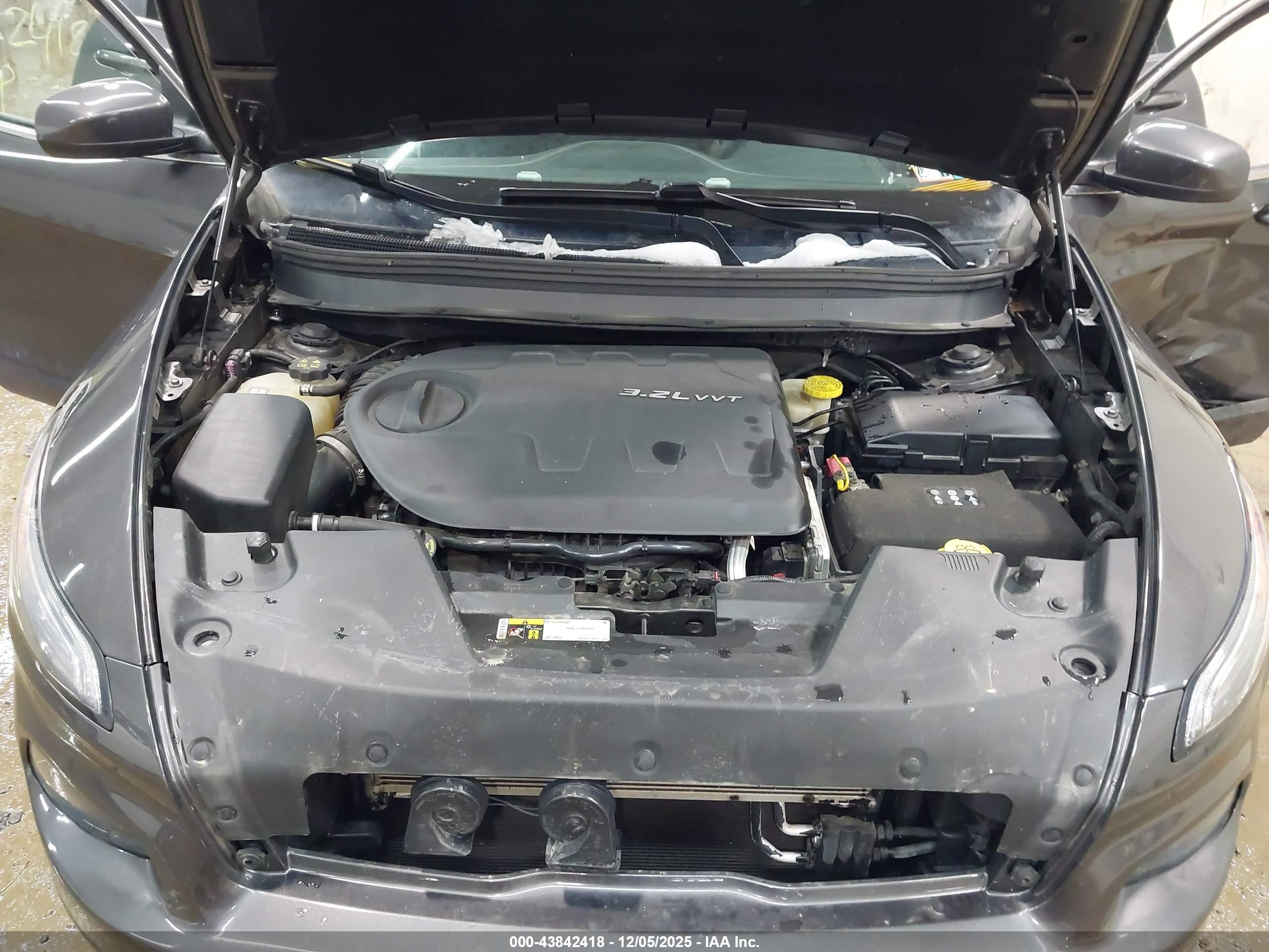 JEEP CHEROKEE image 10