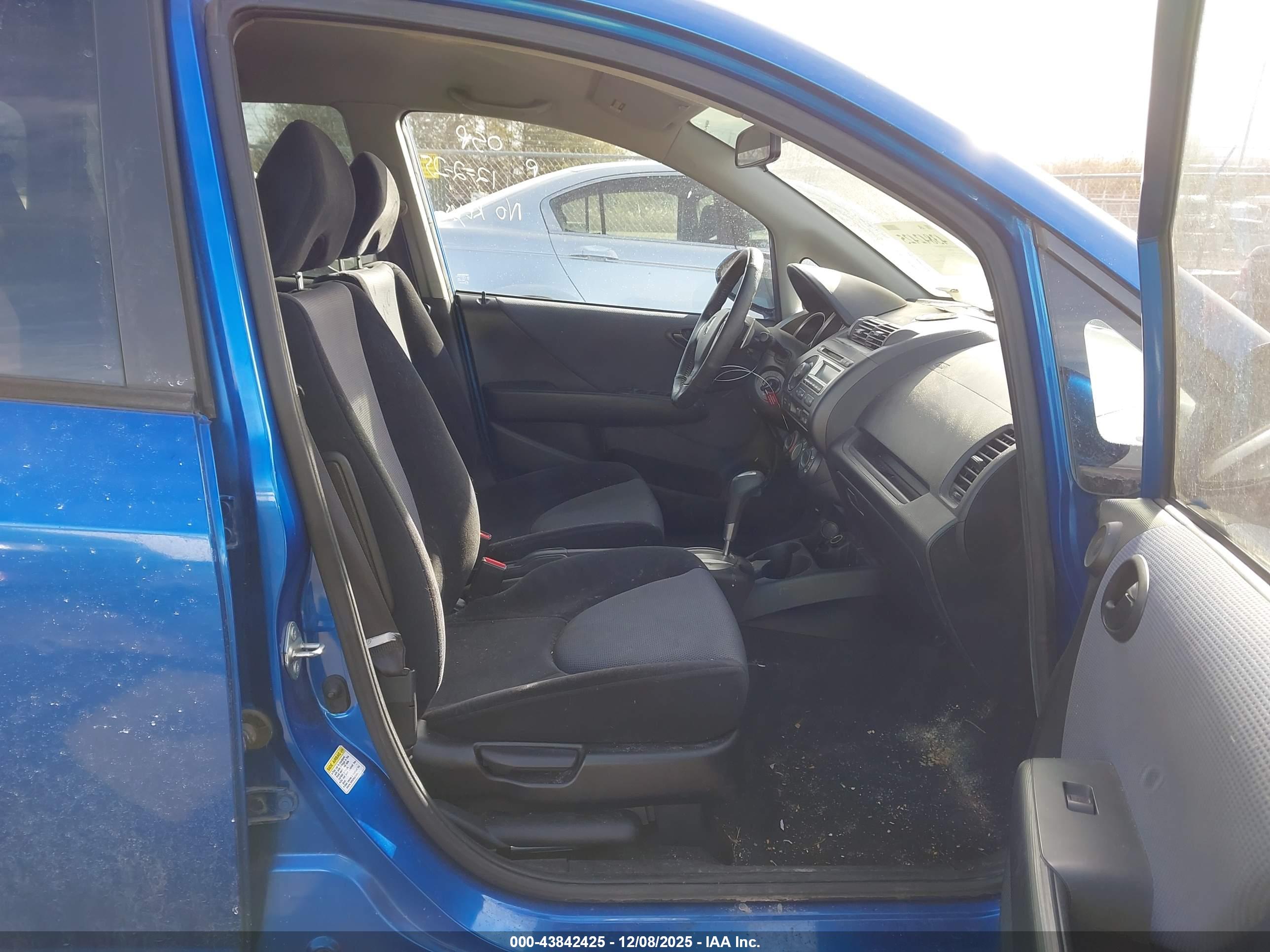 HONDA FIT image 5