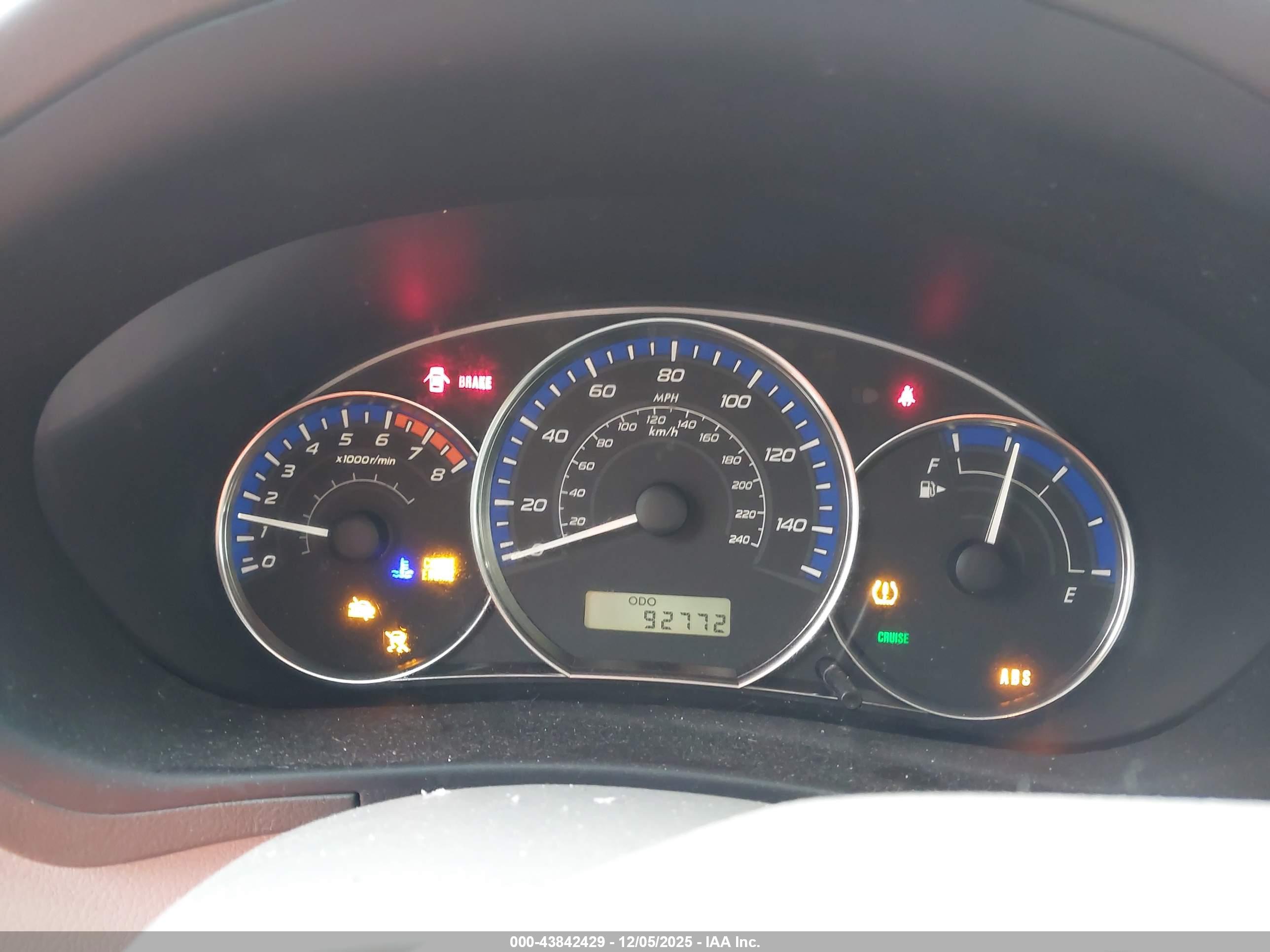 SUBARU FORESTER image 7
