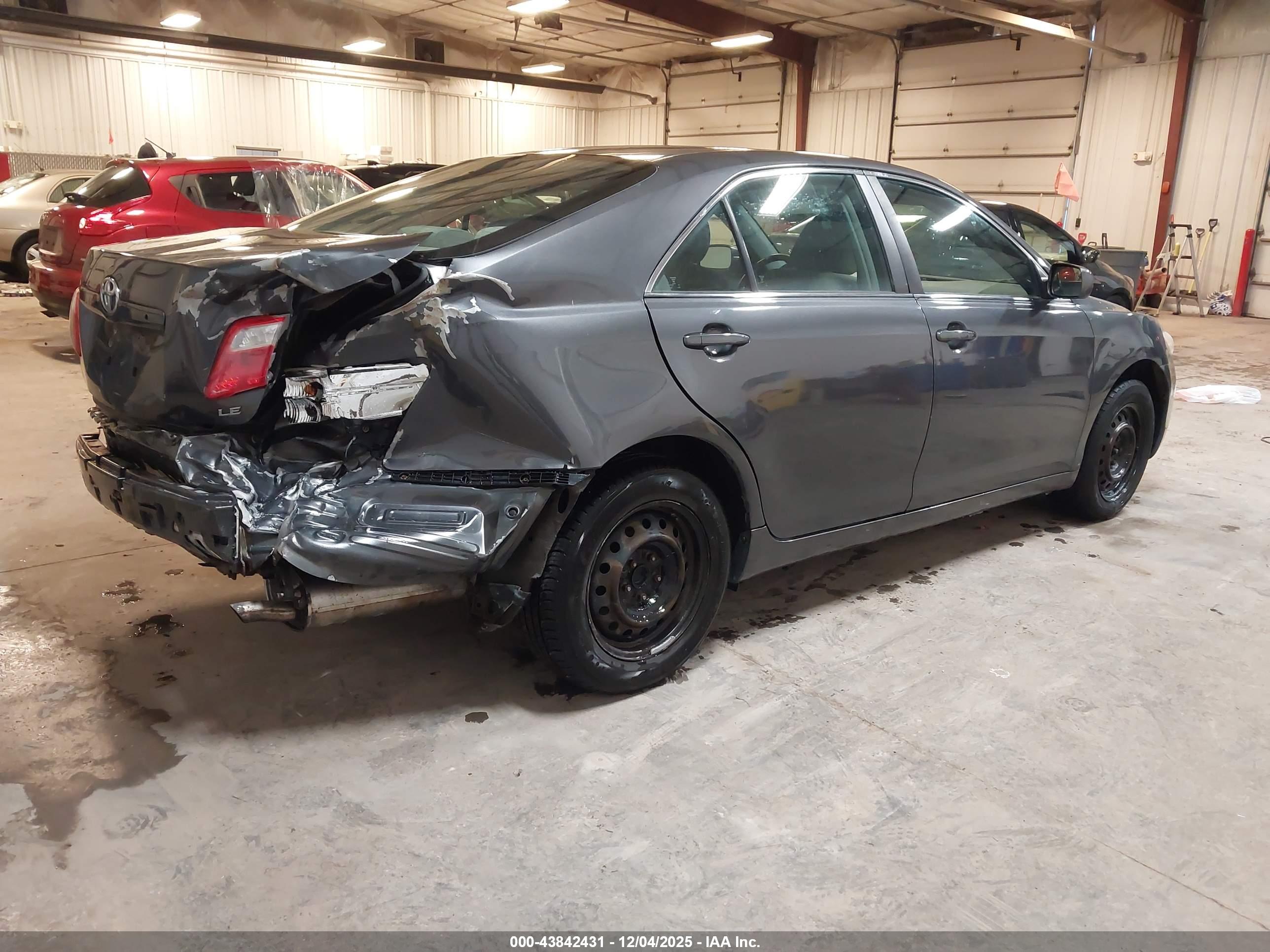 TOYOTA CAMRY image 4