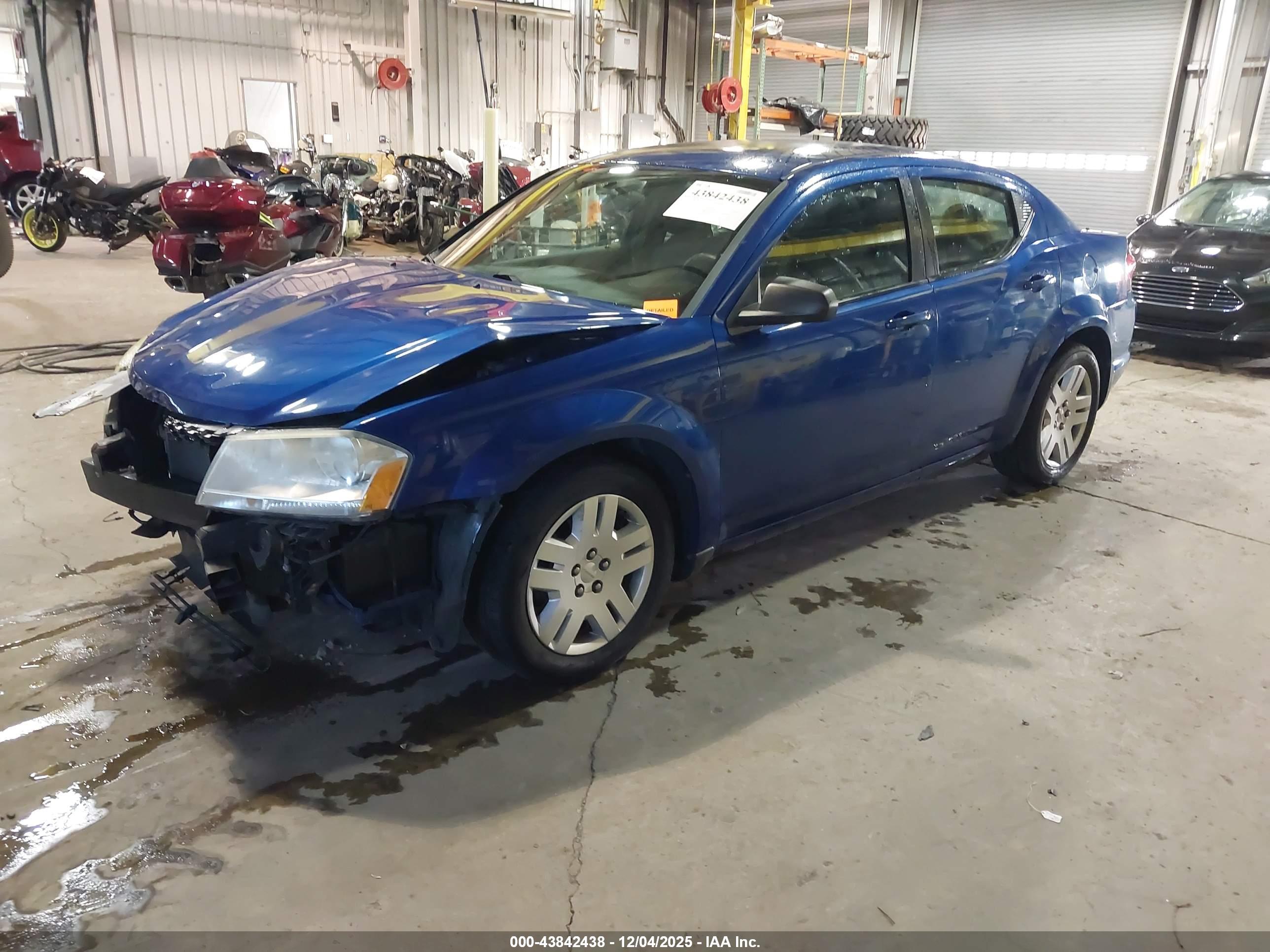 DODGE AVENGER image 2