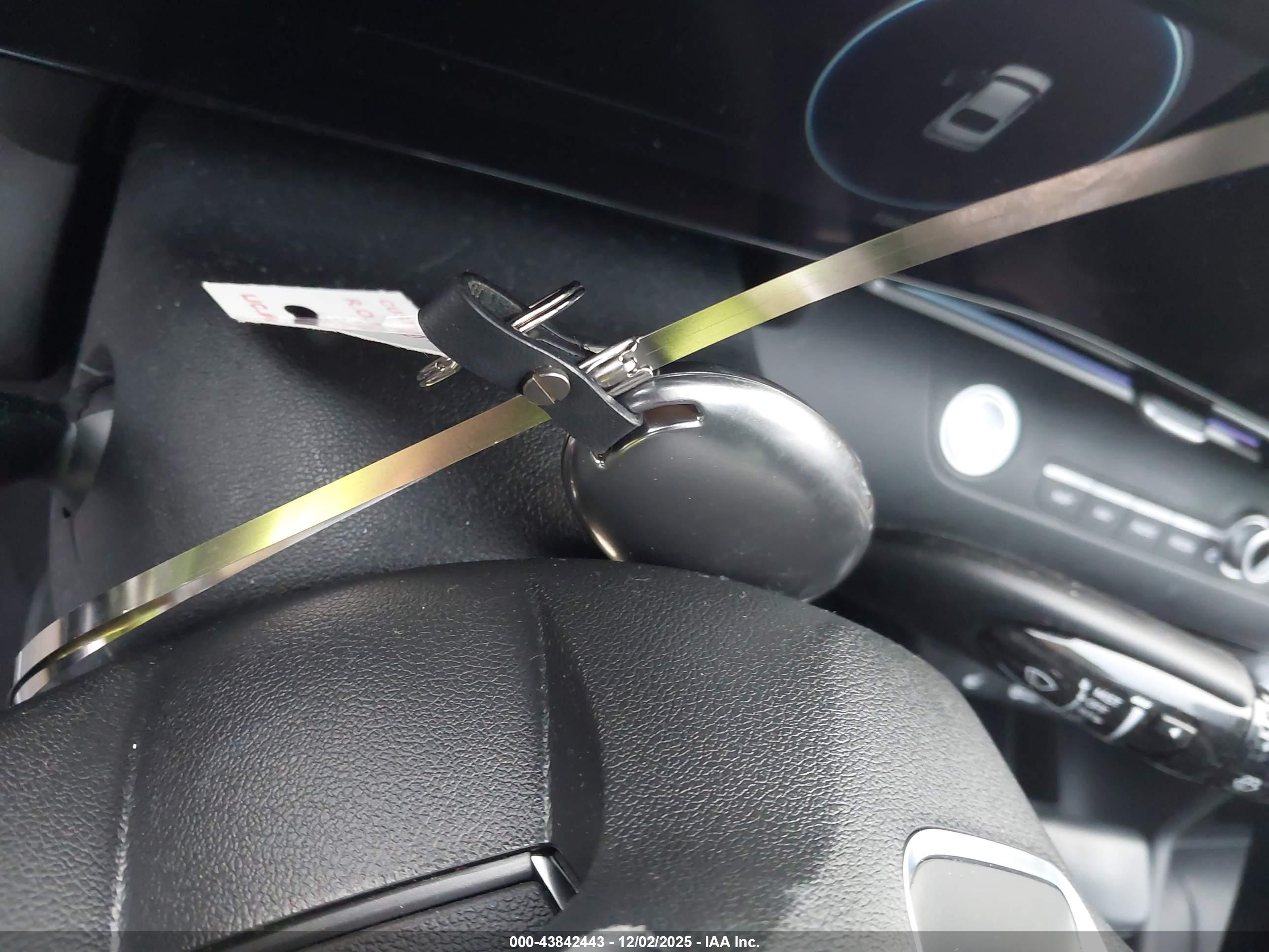 HYUNDAI ELANTRA image 11
