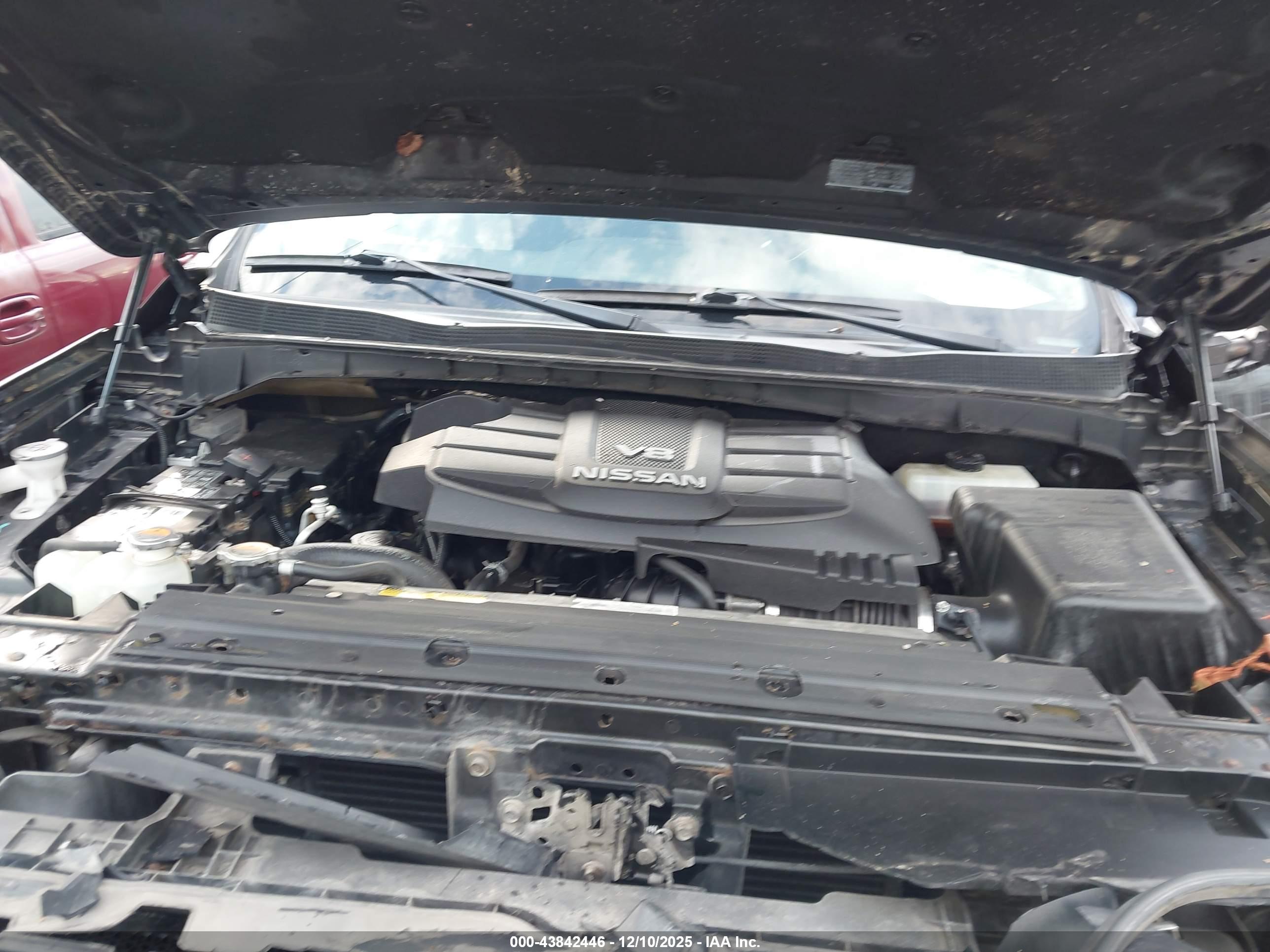NISSAN TITAN image 10