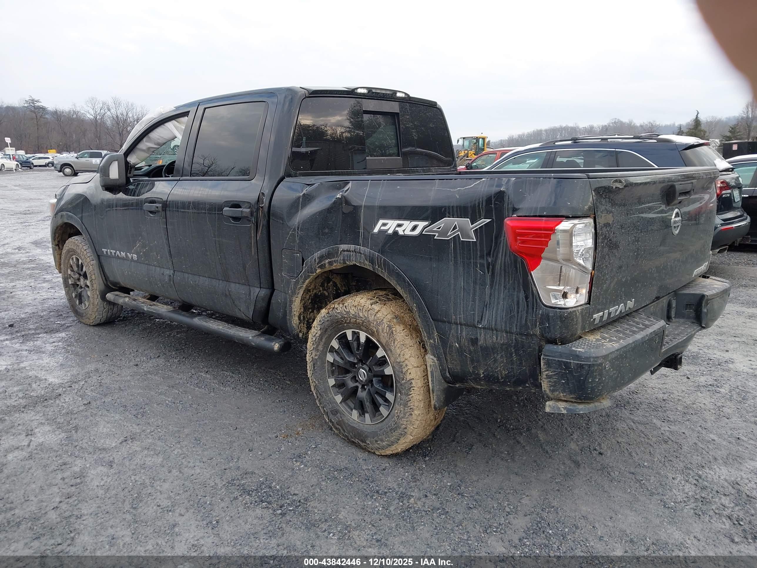 NISSAN TITAN image 3