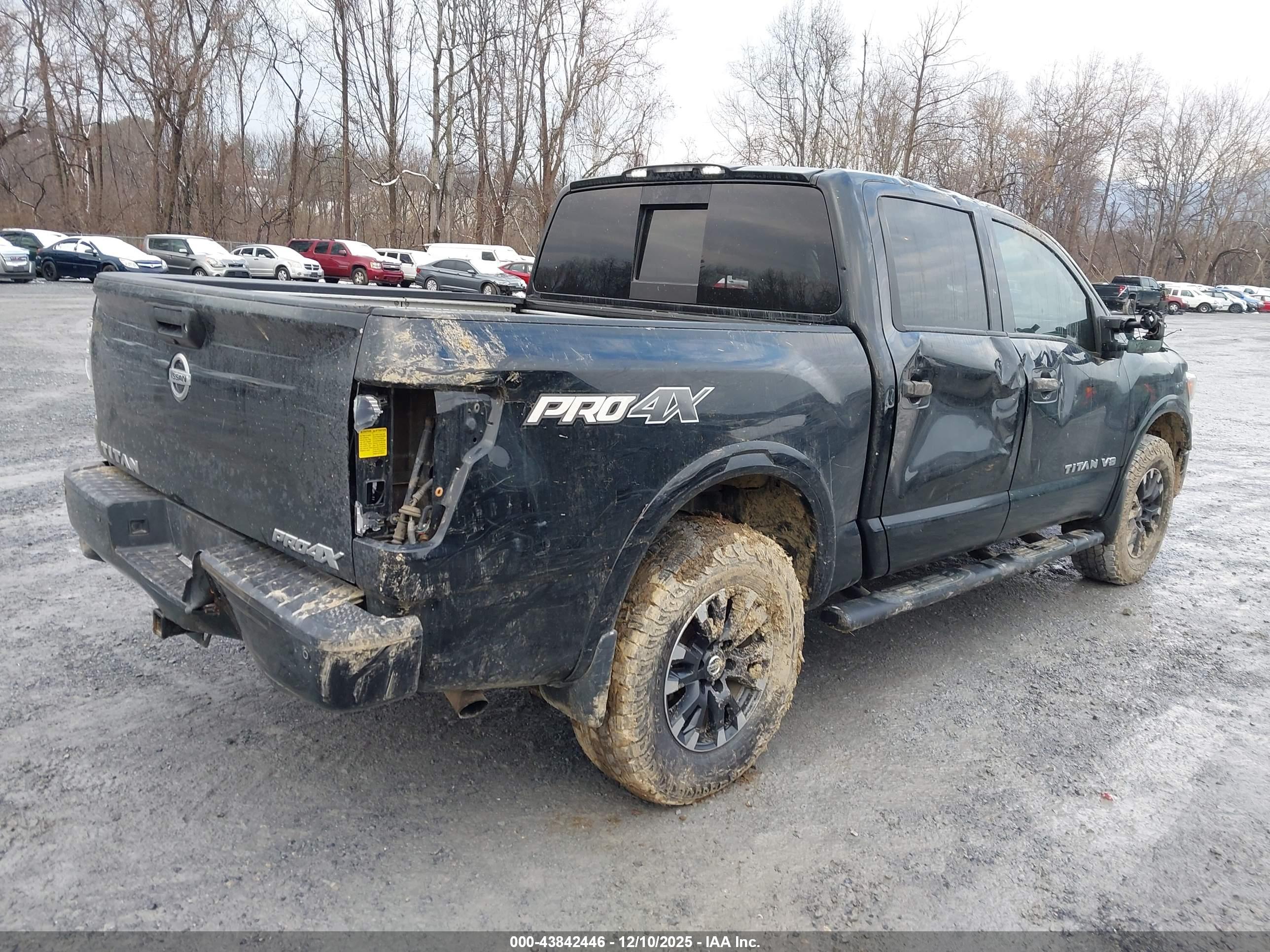 NISSAN TITAN image 4