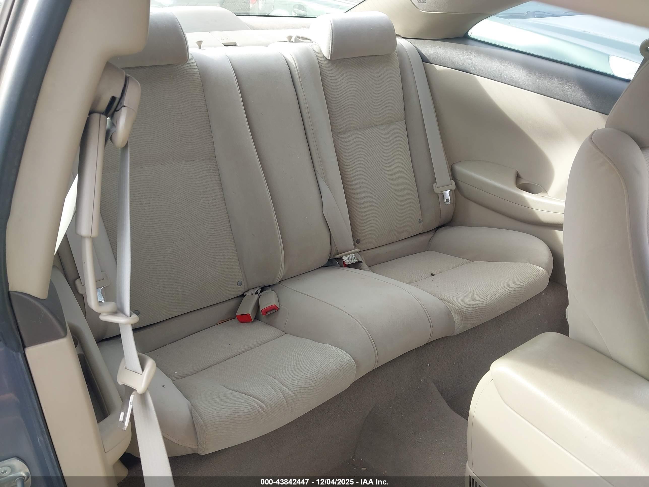 TOYOTA CAMRY image 8