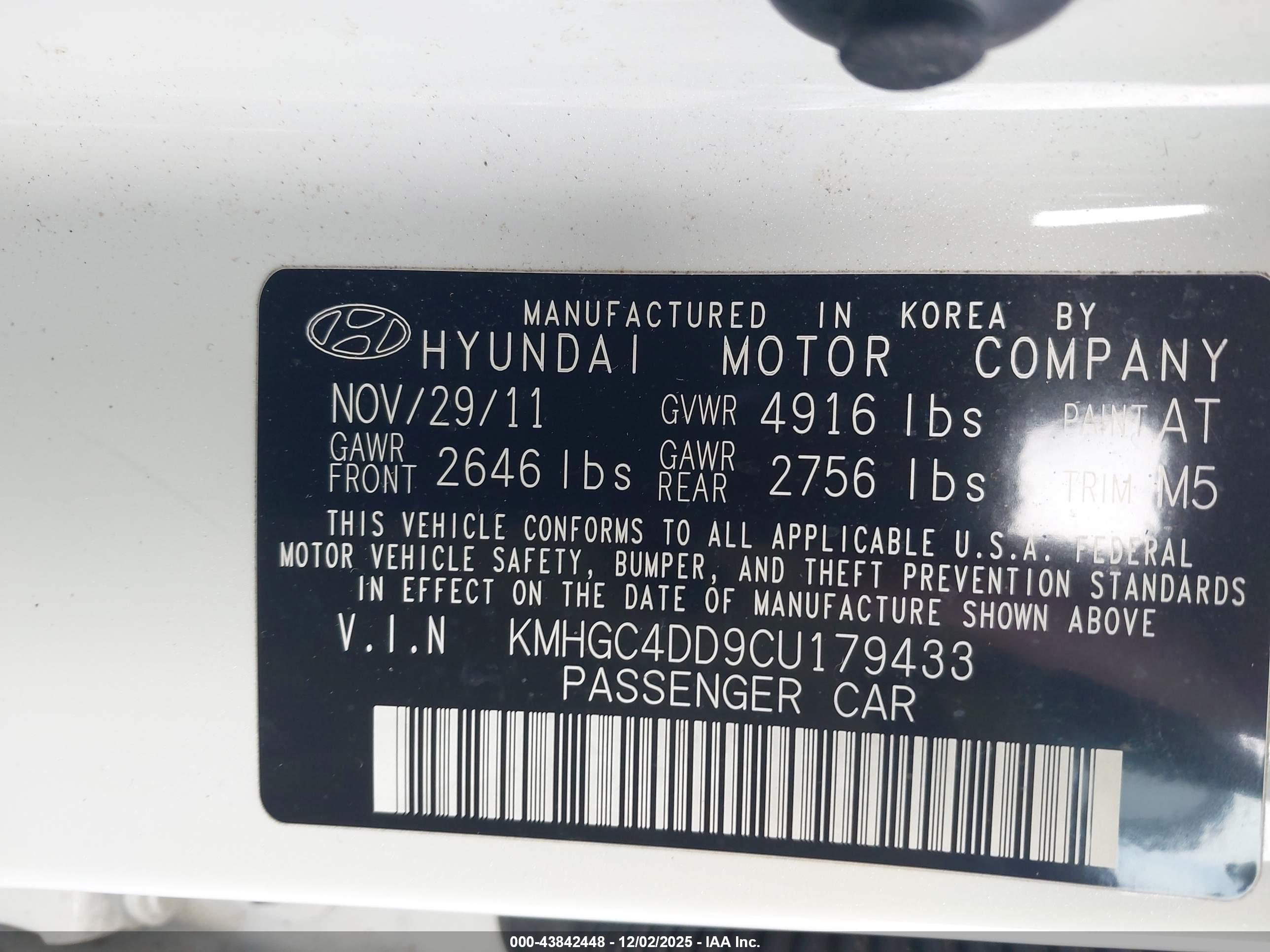 HYUNDAI GENESIS image 9