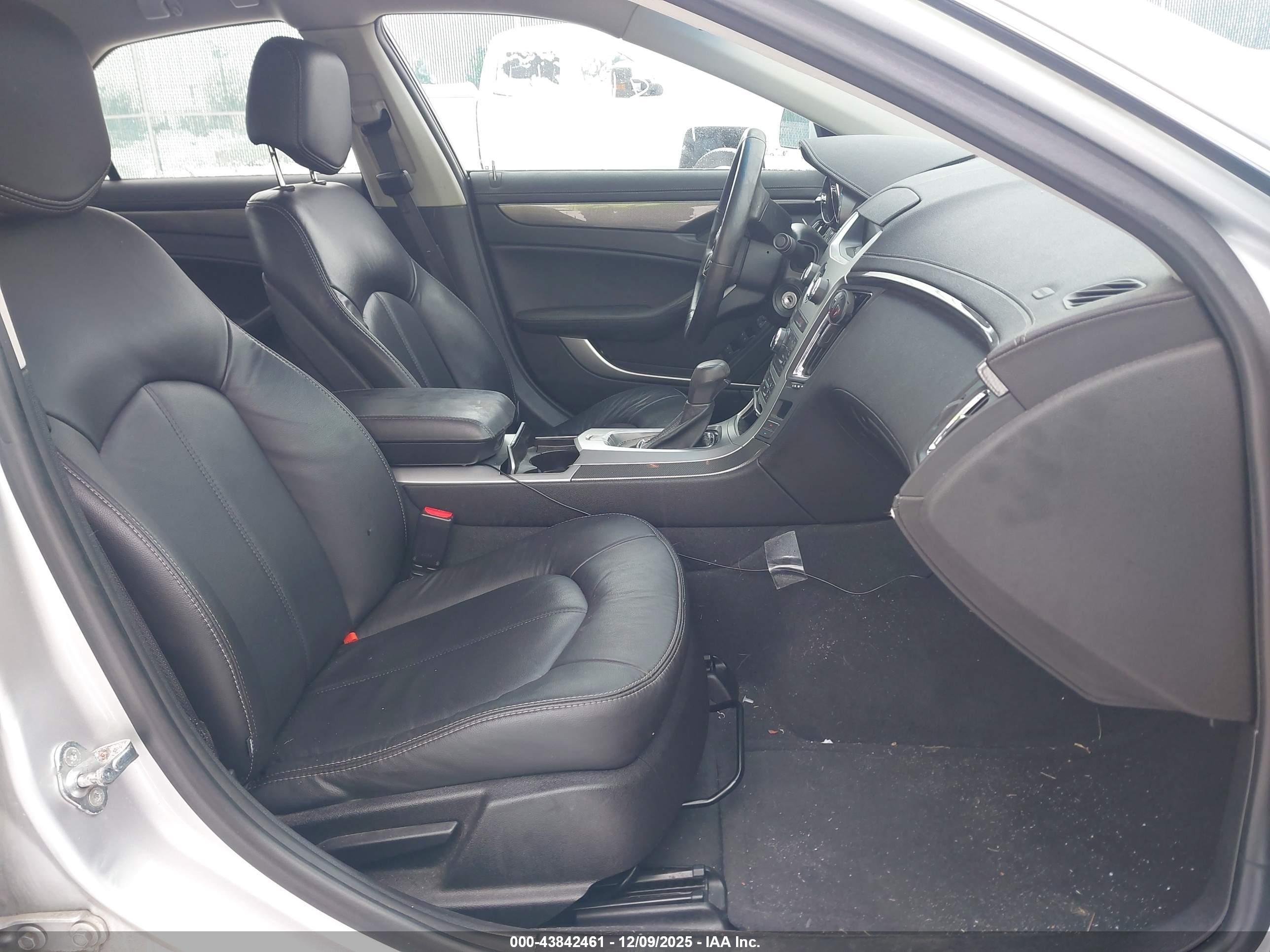 CADILLAC CTS image 5