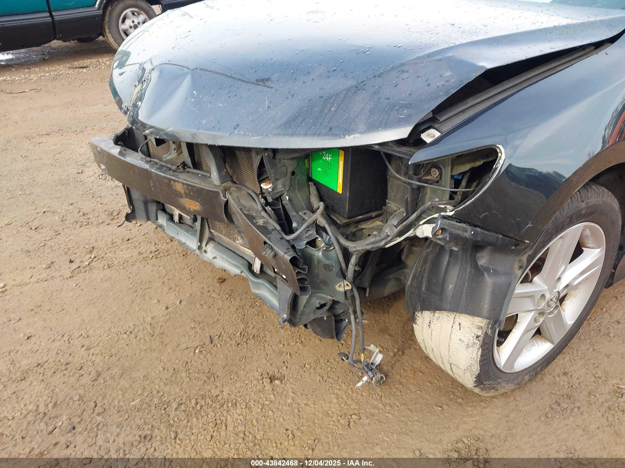 TOYOTA CAMRY image 6